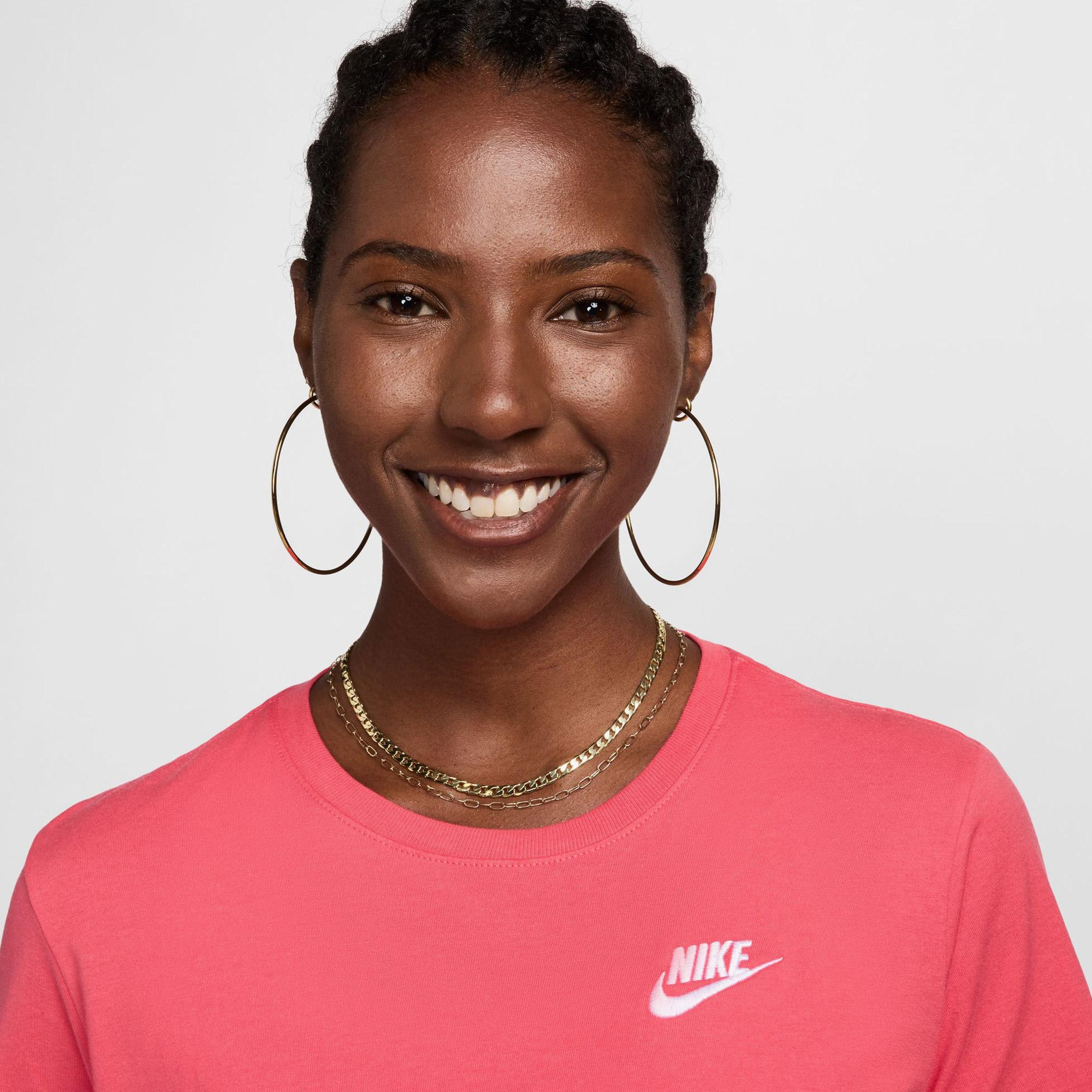 Nike Sportswear Essential Club Kadın Pembe Günlük T-Shirt