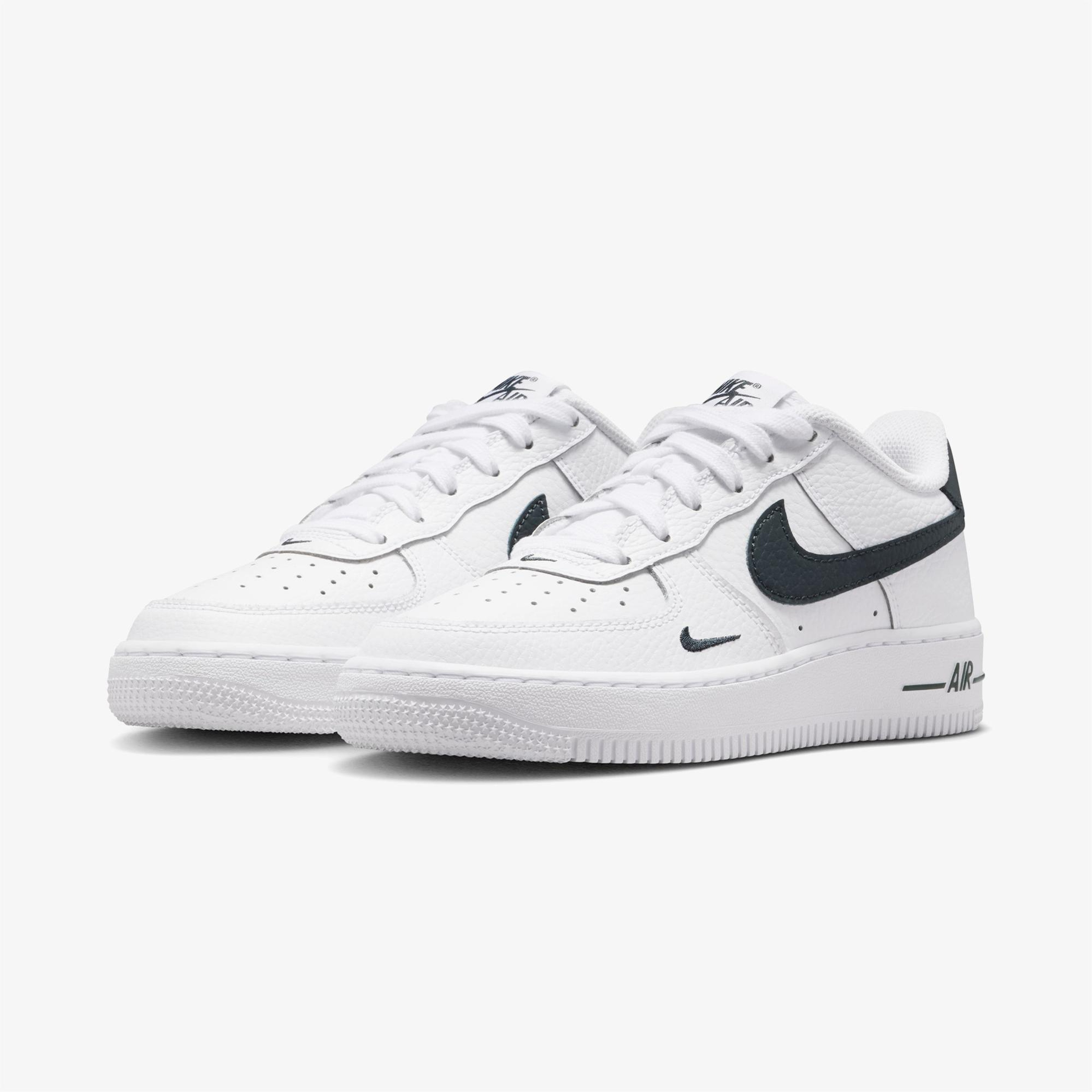 Nike Air Force 1 Genç Çocuk Beyaz Spor Ayakkabı