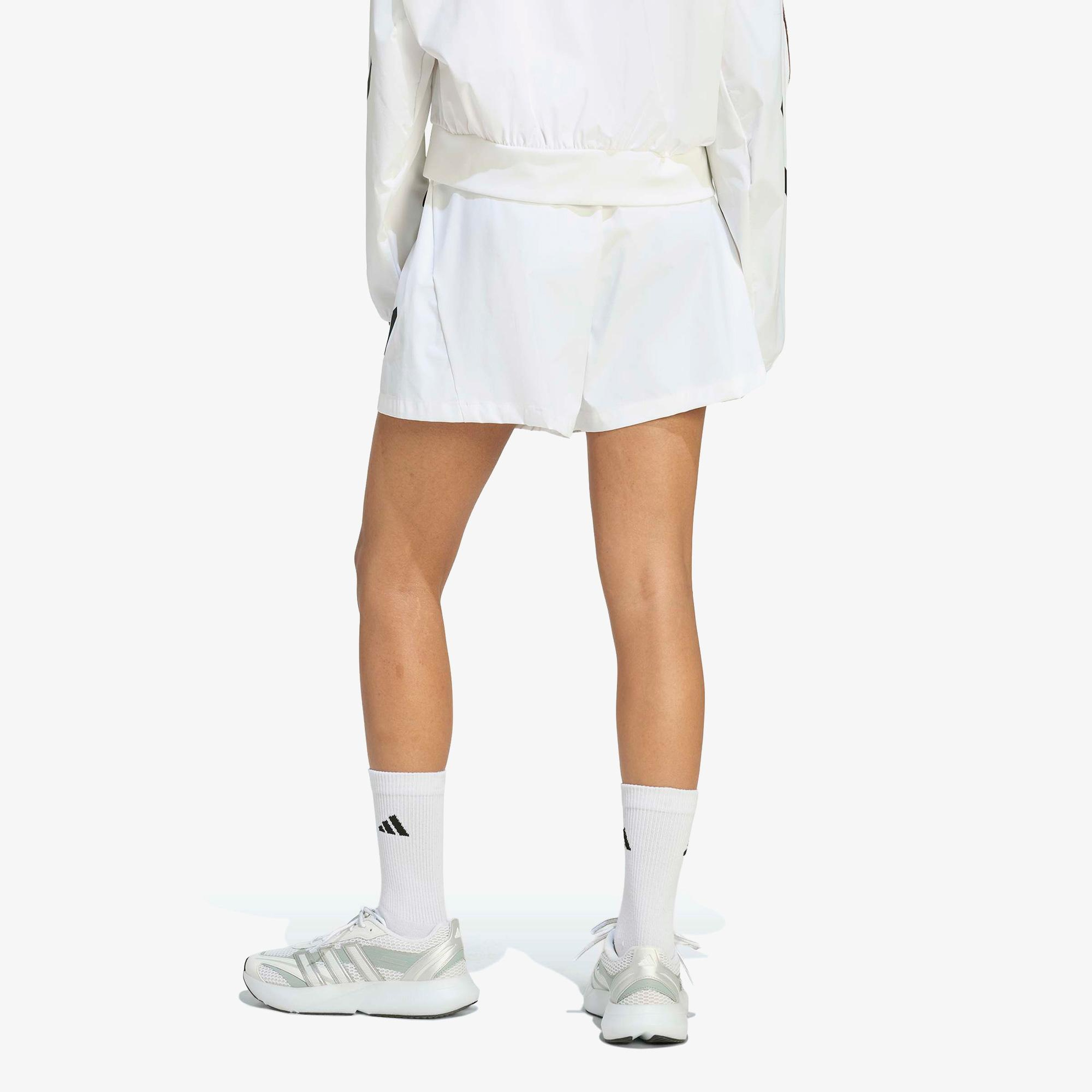 adidas Z.N.E. Kadın Beyaz Şort