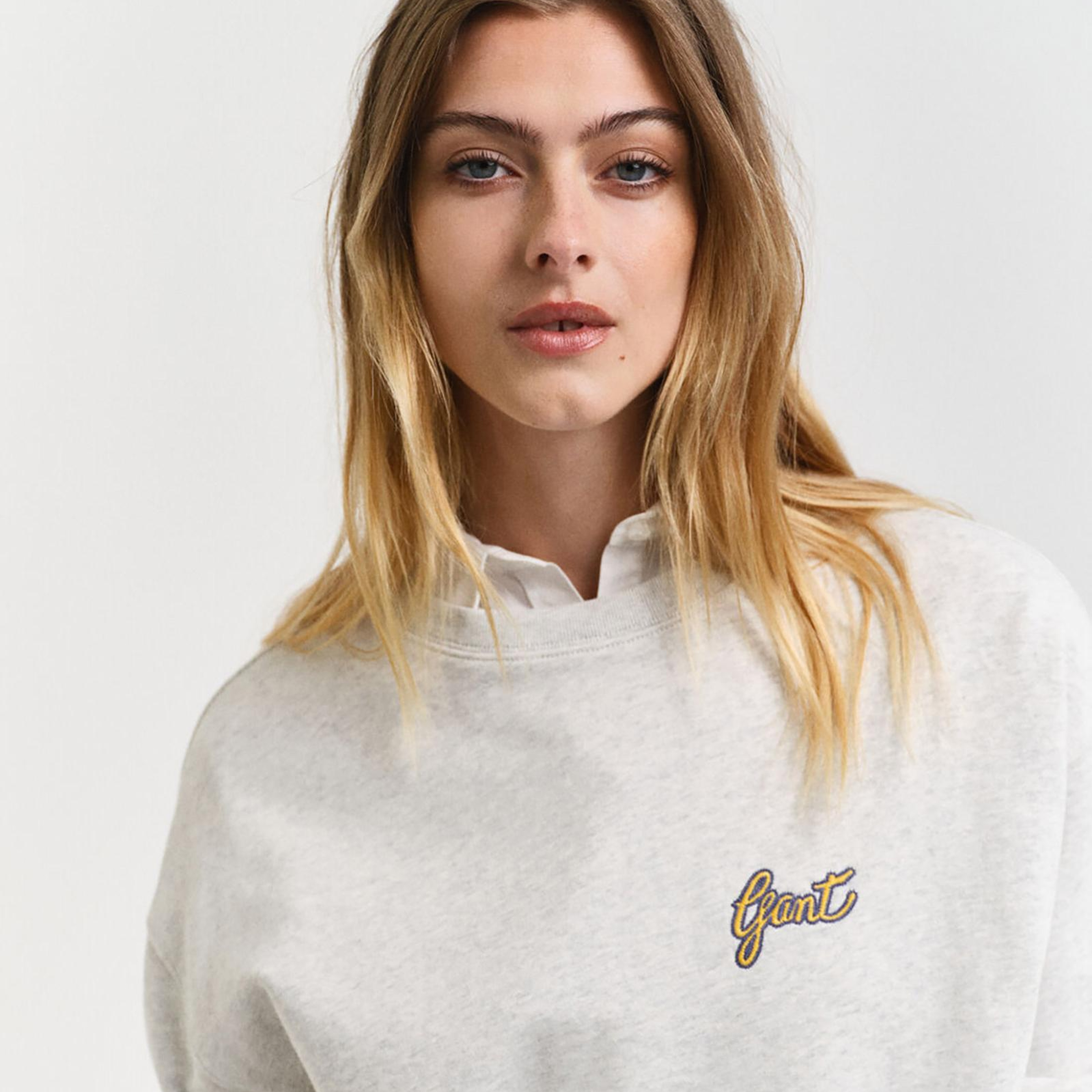 GANT Kadın Gri Loose Fit Bisiklet Yaka Logolu Sweatshirt