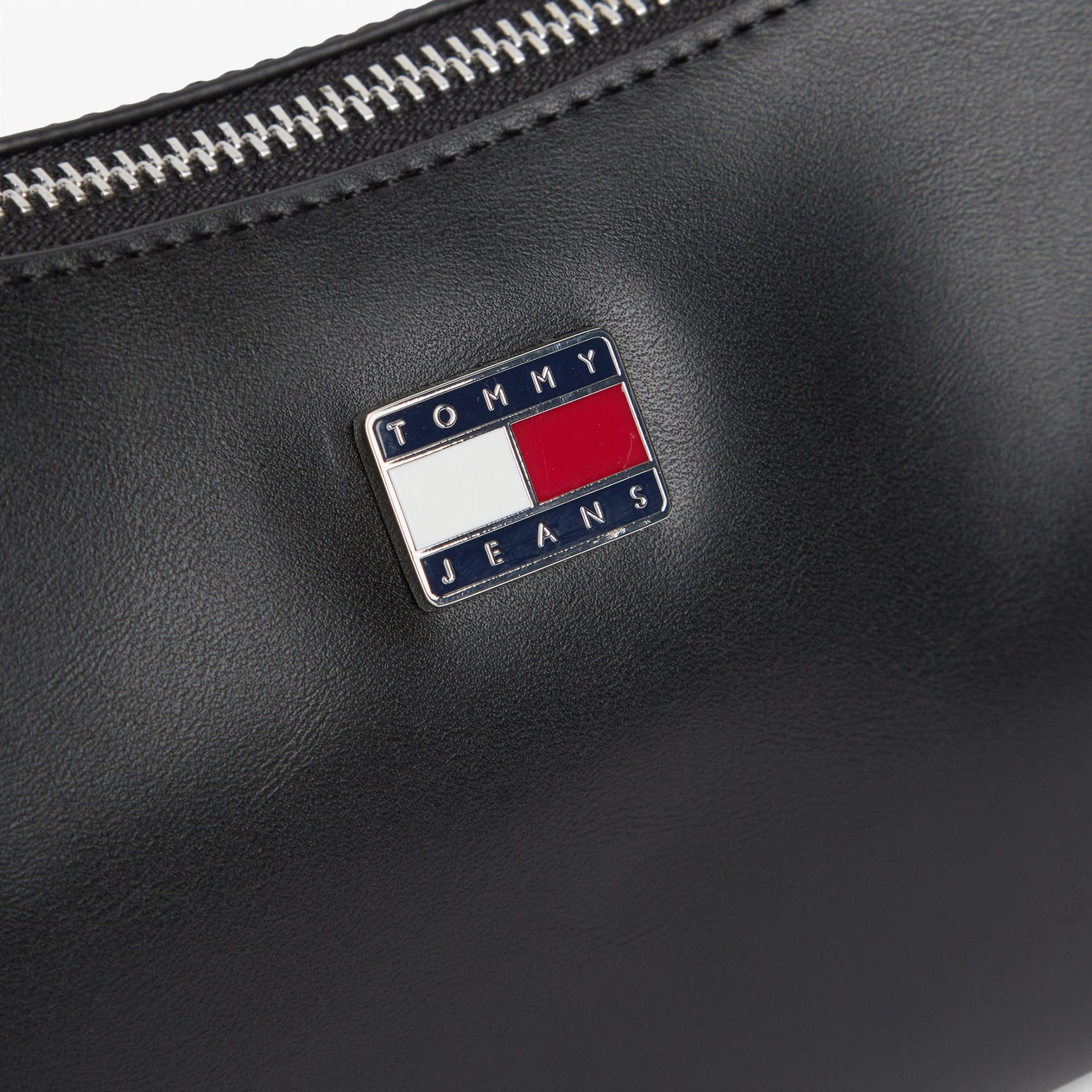 Tommy Hilfiger City Charm Kadın Siyah Omuz Çantası