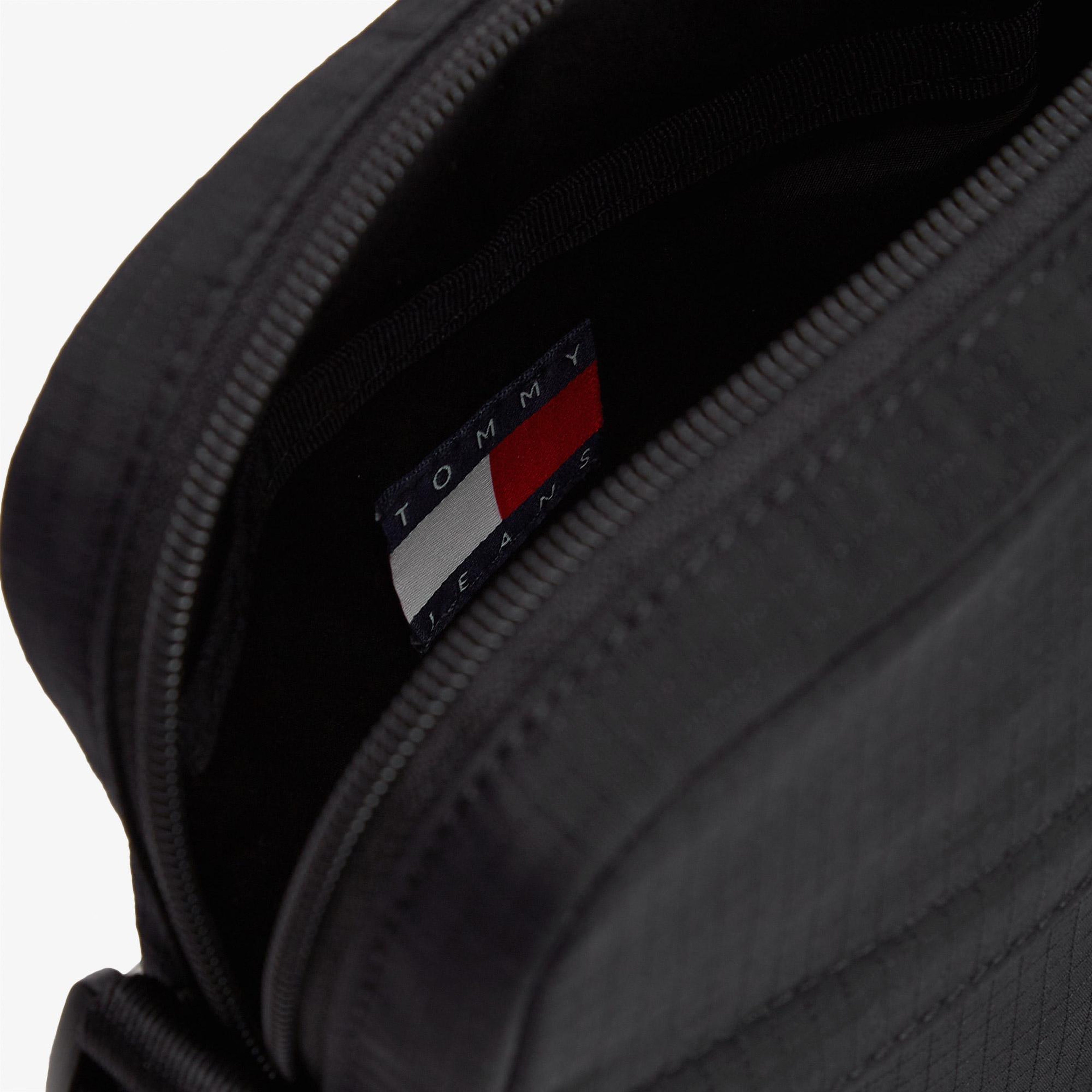 Tommy Hilfiger Essential Daily Erkek Siyah Çapraz Çanta