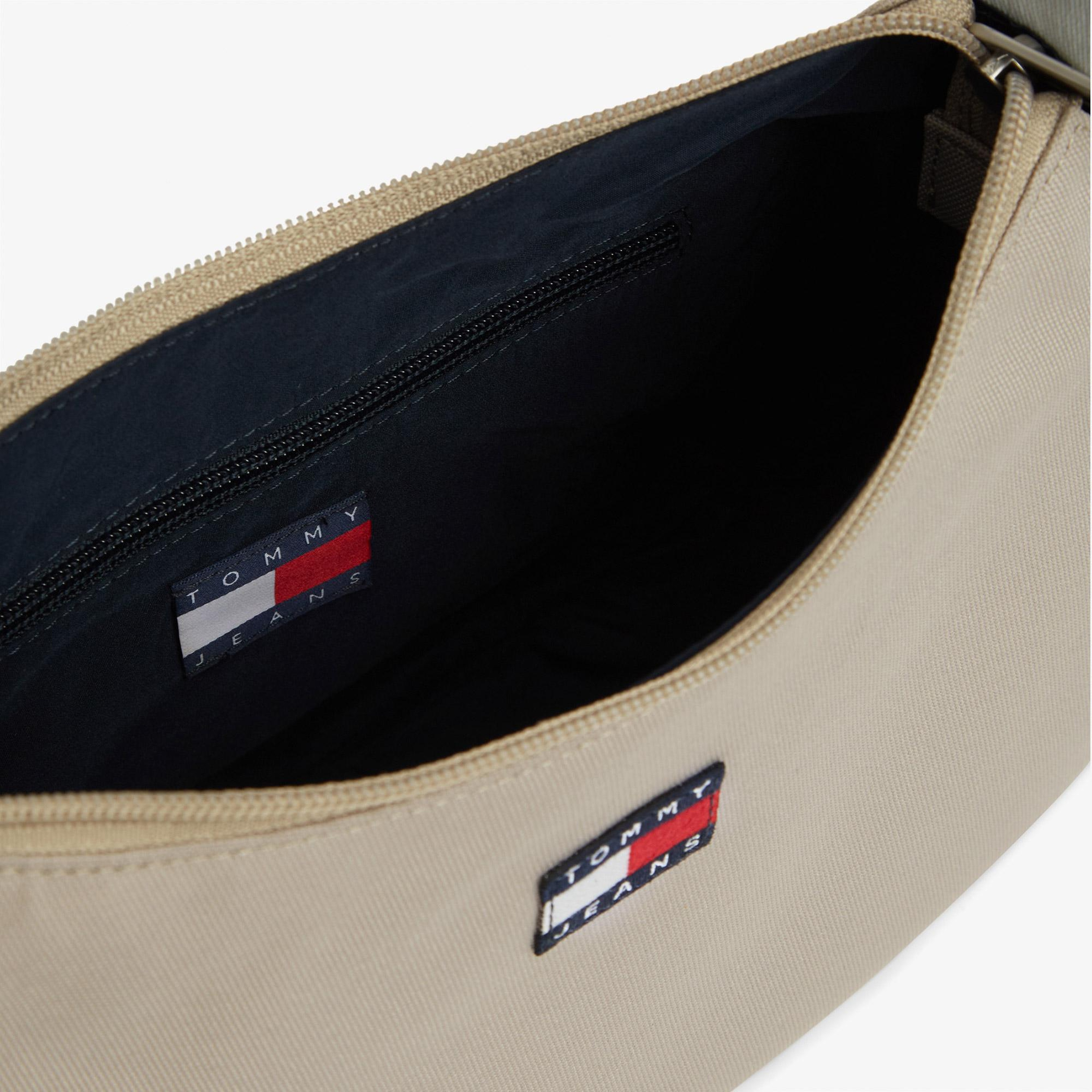 Tommy Hilfiger Essential Daily Kadın Bej Omuz Çantası