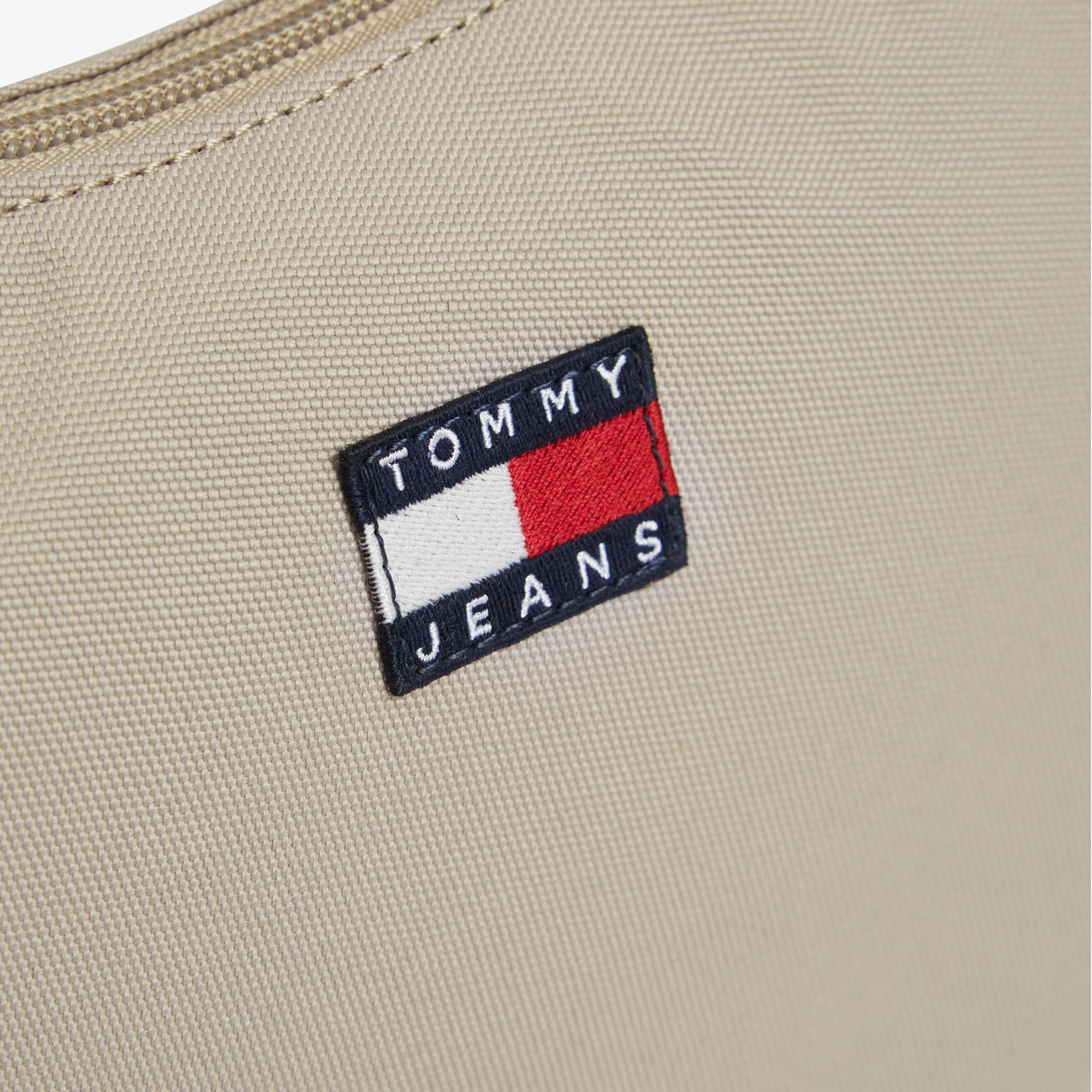 Tommy Hilfiger Essential Daily Kadın Bej Omuz Çantası