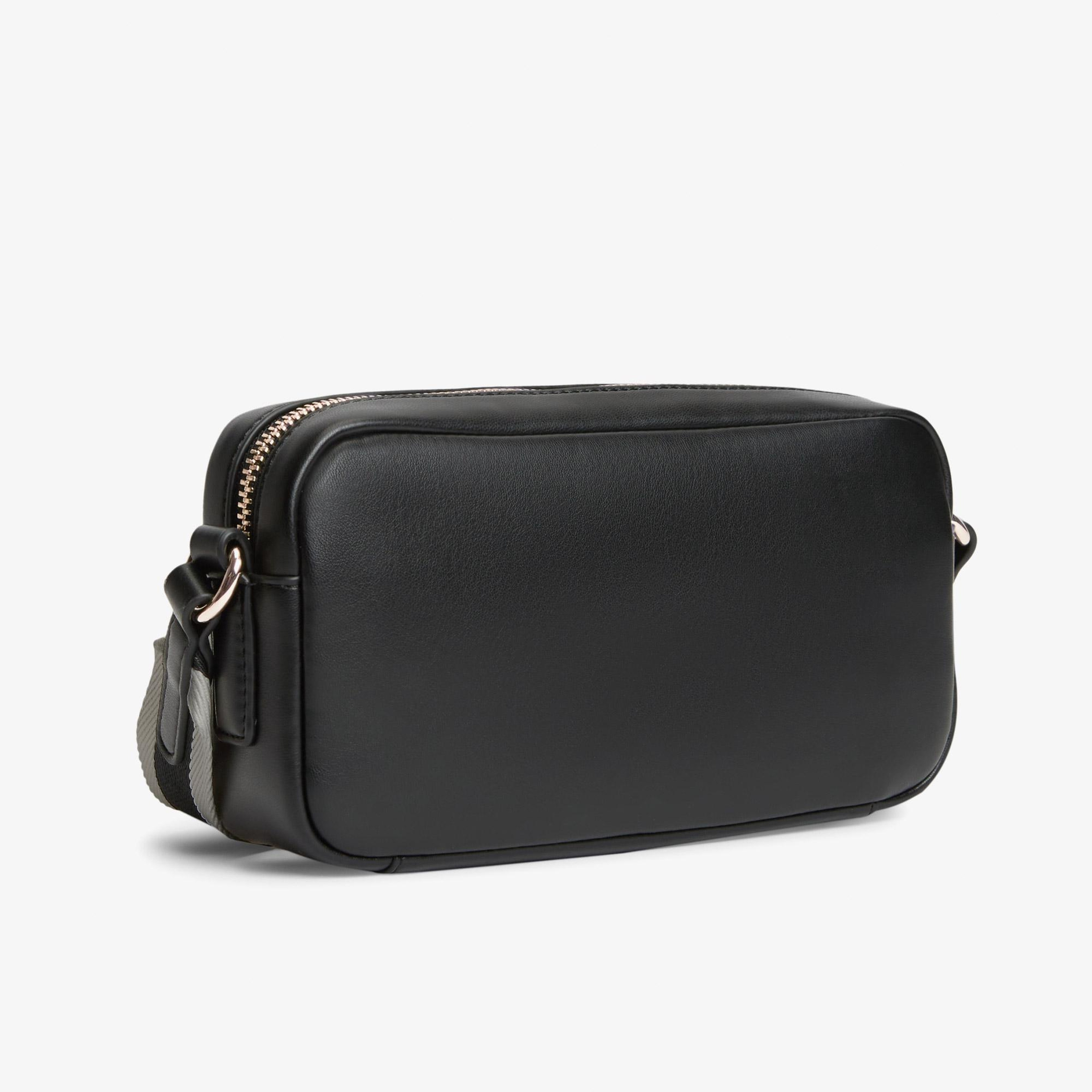 Tommy Hilfiger Essential Kadın Siyah Çapraz Çanta
