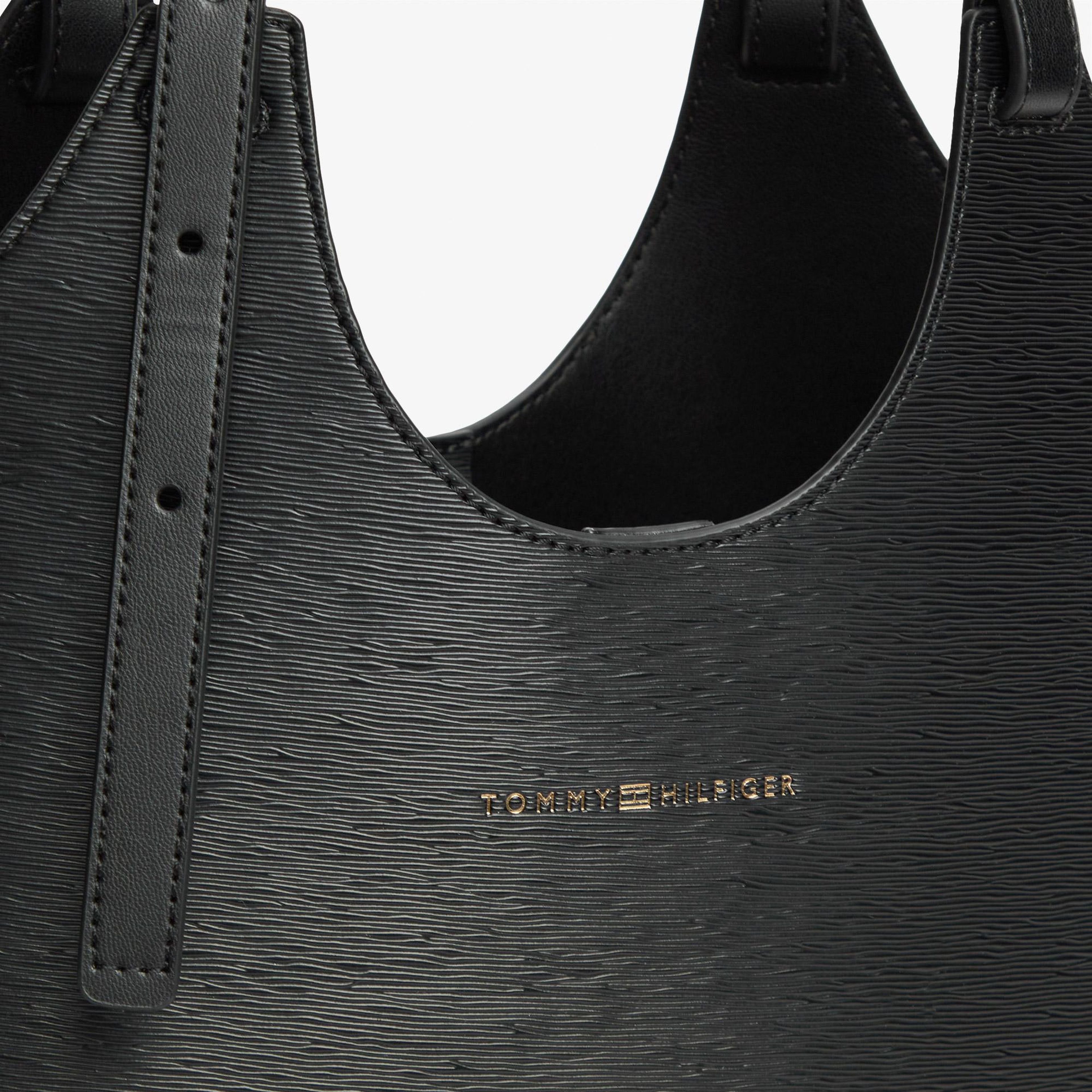 Tommy Hilfiger Modern Kadın Siyah El Çantası