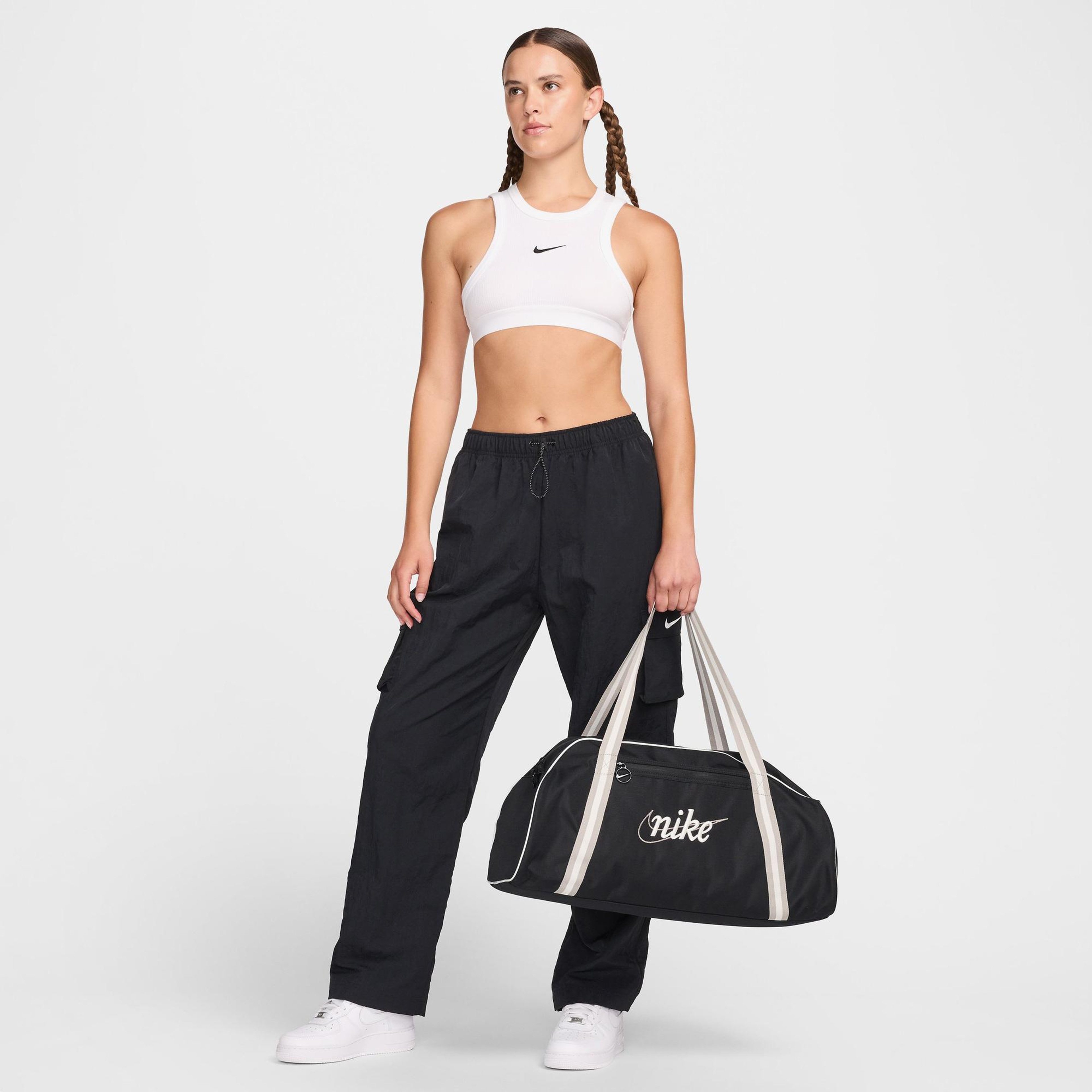 Nike Gym Club Retro Kadın Siyah Spor Çantası