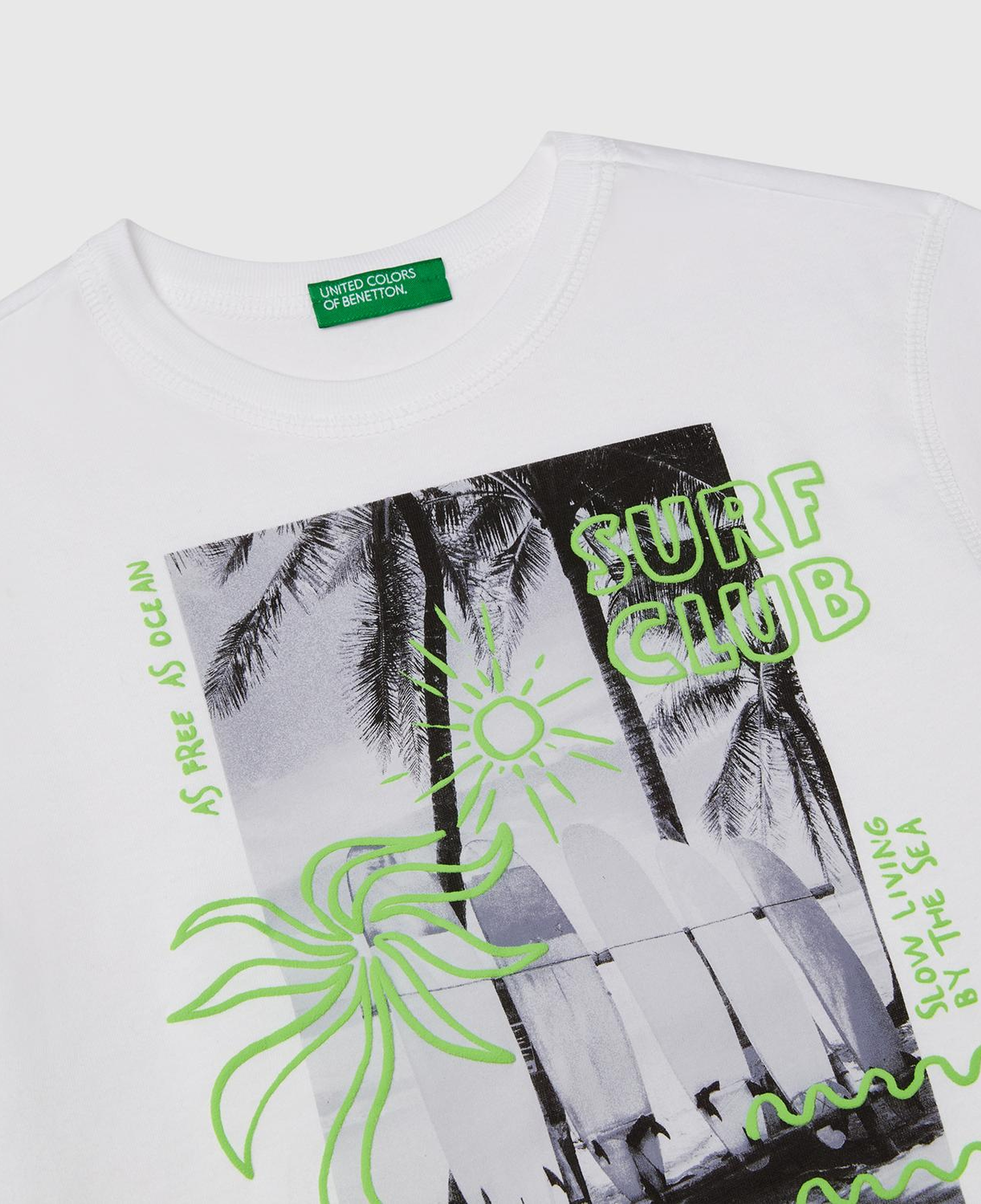 Erkek Çocuk Beyaz Fotoğraf Baskılı Kabartma Detaylı Kontrastlı T-Shirt