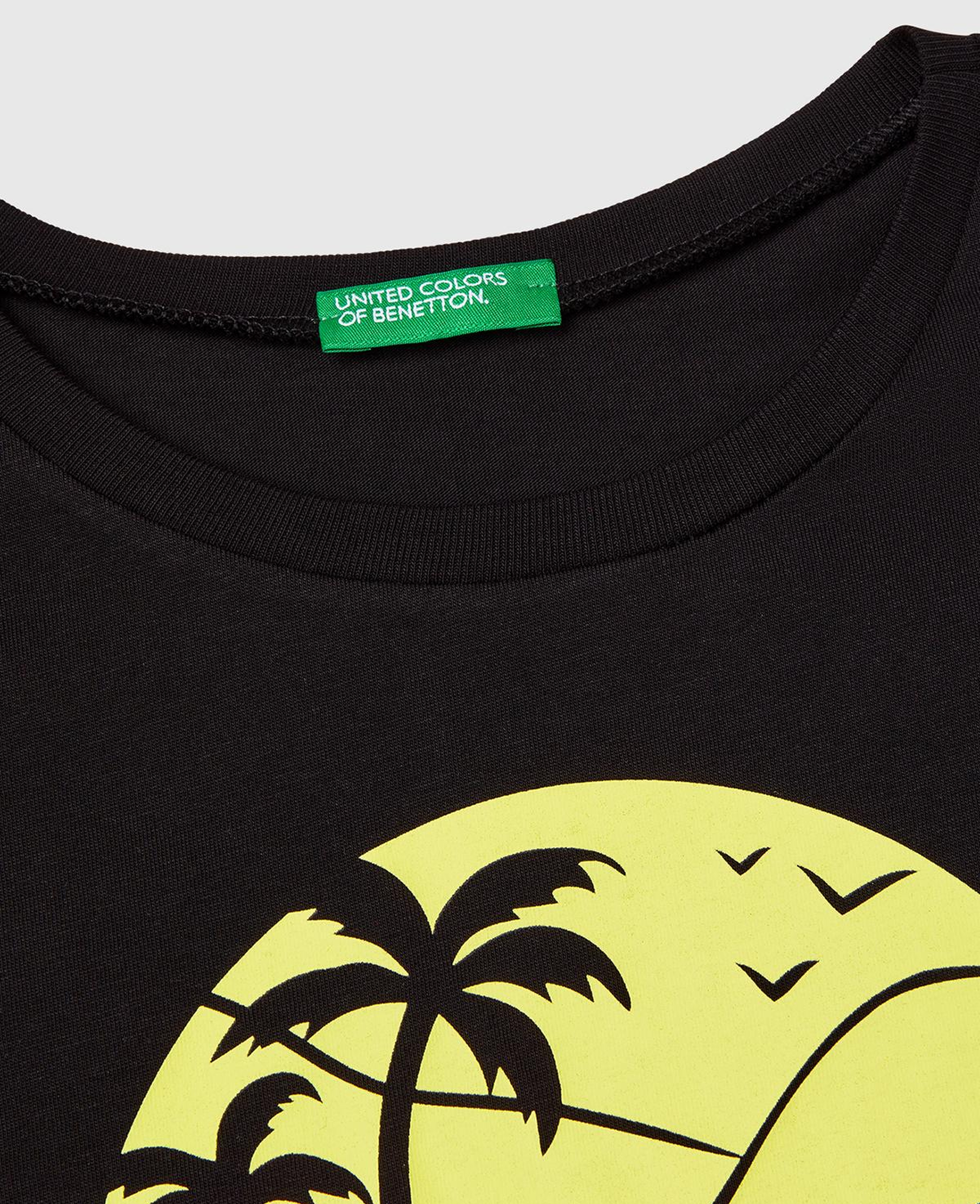 Kız Çocuk Siyah Grafik Baskılı Kısa Kollu T-Shirt