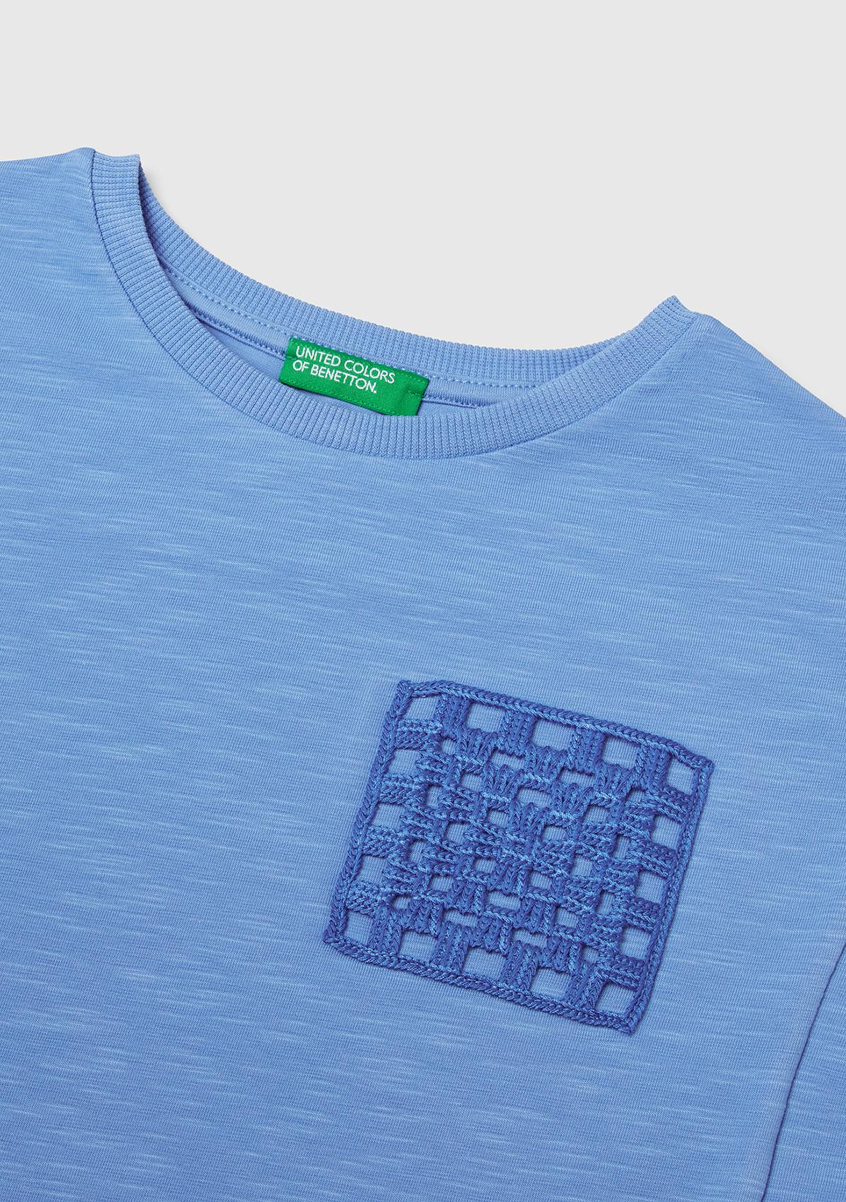 Kız Çocuk Mavi Önü Makrome İşlemeli Arkası Logo Baskılı T-Shirt