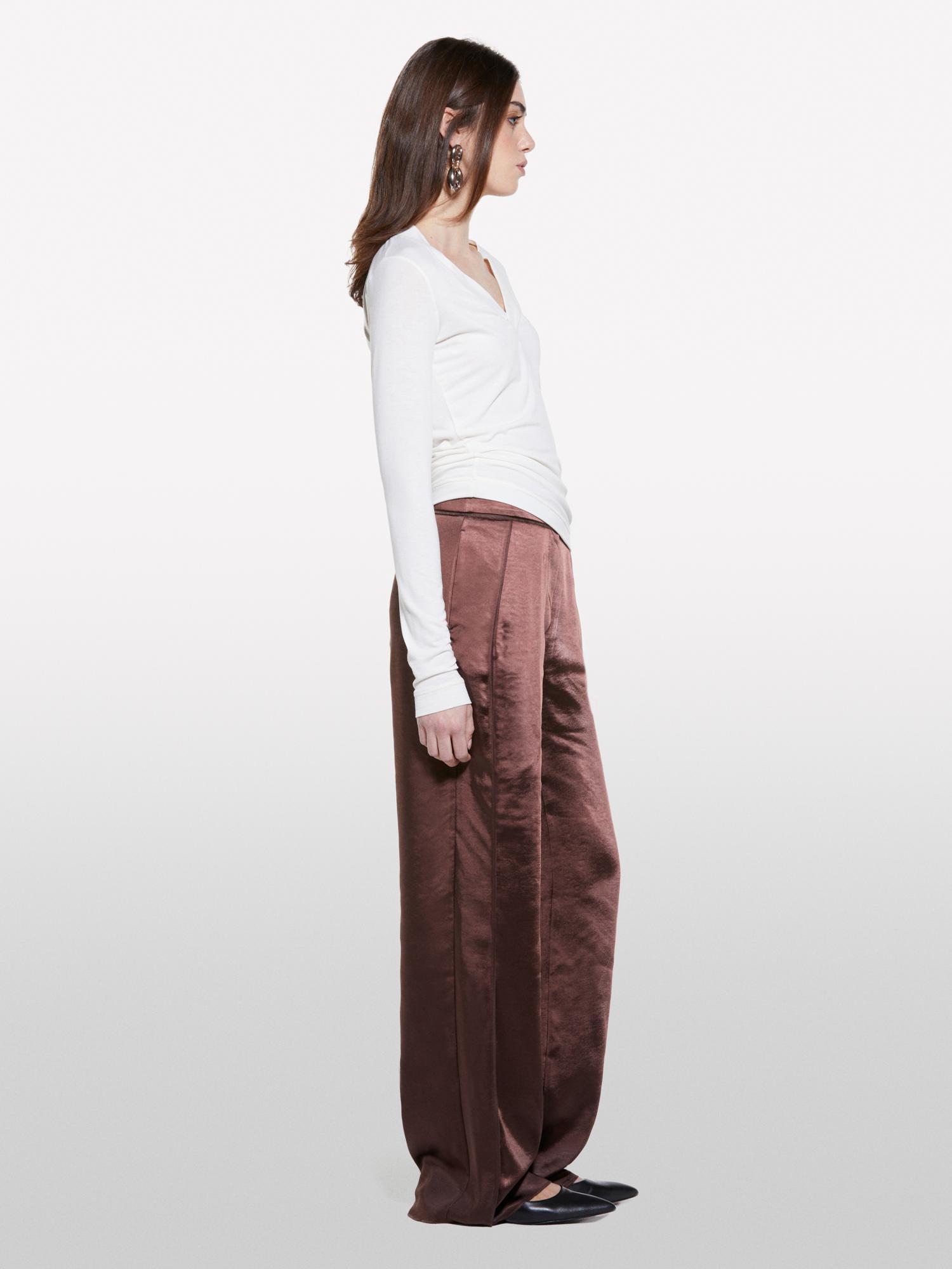Kadın Bej Viskoz Karışımlı V Yaka Slim Fit Bluz