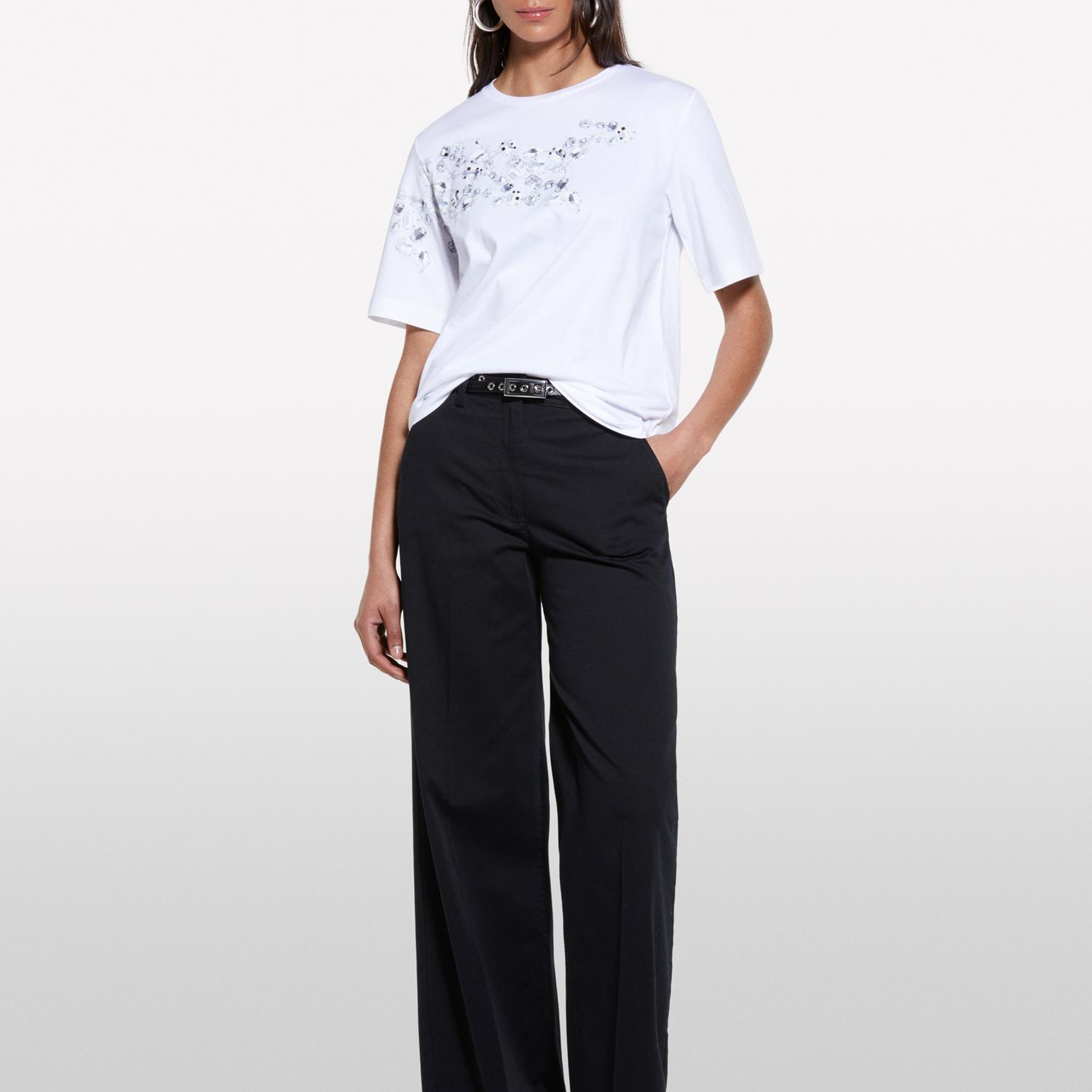Kadın Beyaz %100 Pamuk Önü Detaylı Bisiklet Yaka Regular Fit T-Shirt