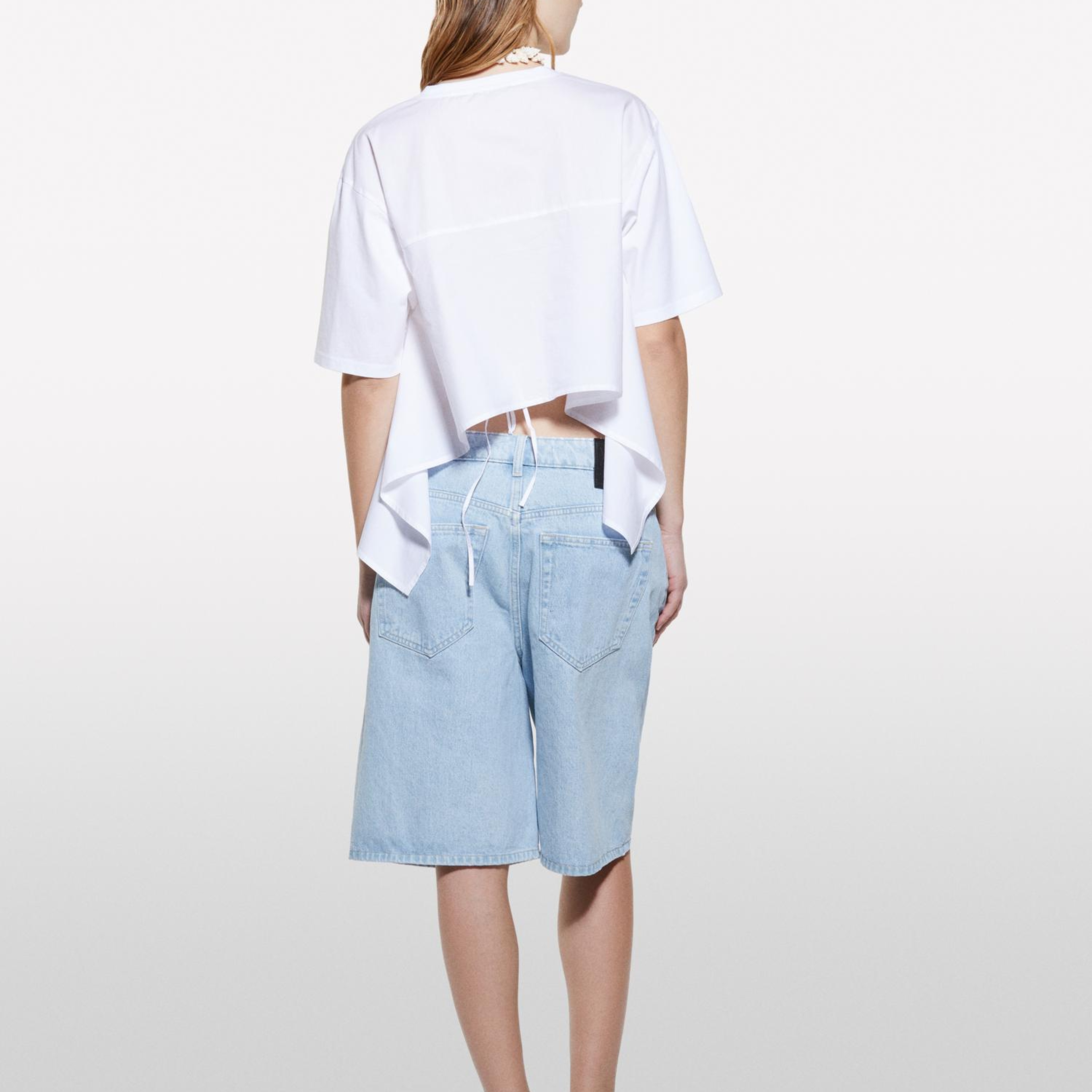 Kadın Beyaz %100 Pamuk Arkası Bağcıklı Bisiklet Yaka Regular Fit T-Shirt