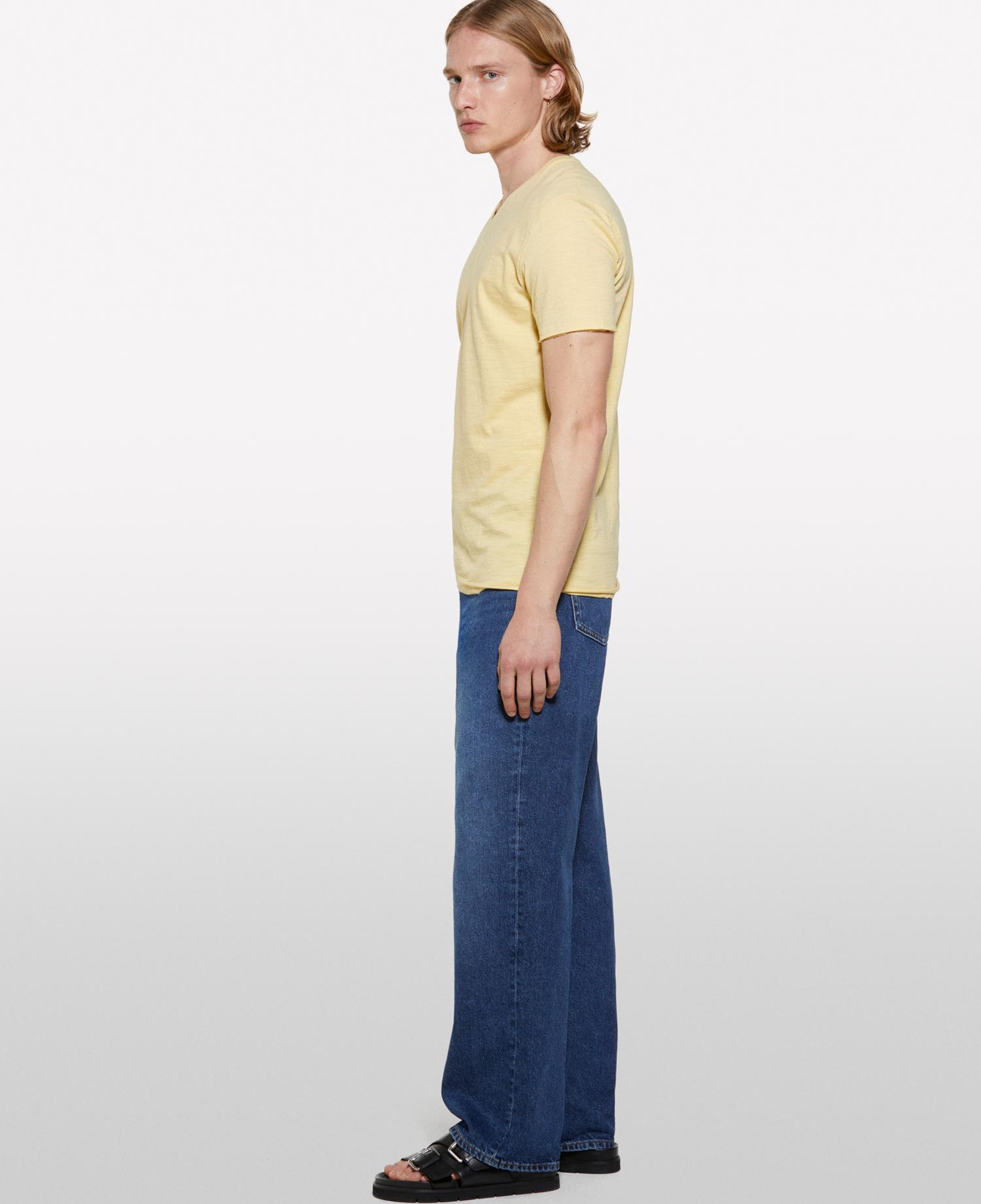 Erkek Soluk Turuncu %100 Pamuk V Yaka Slim Fit Slub T-Shirt