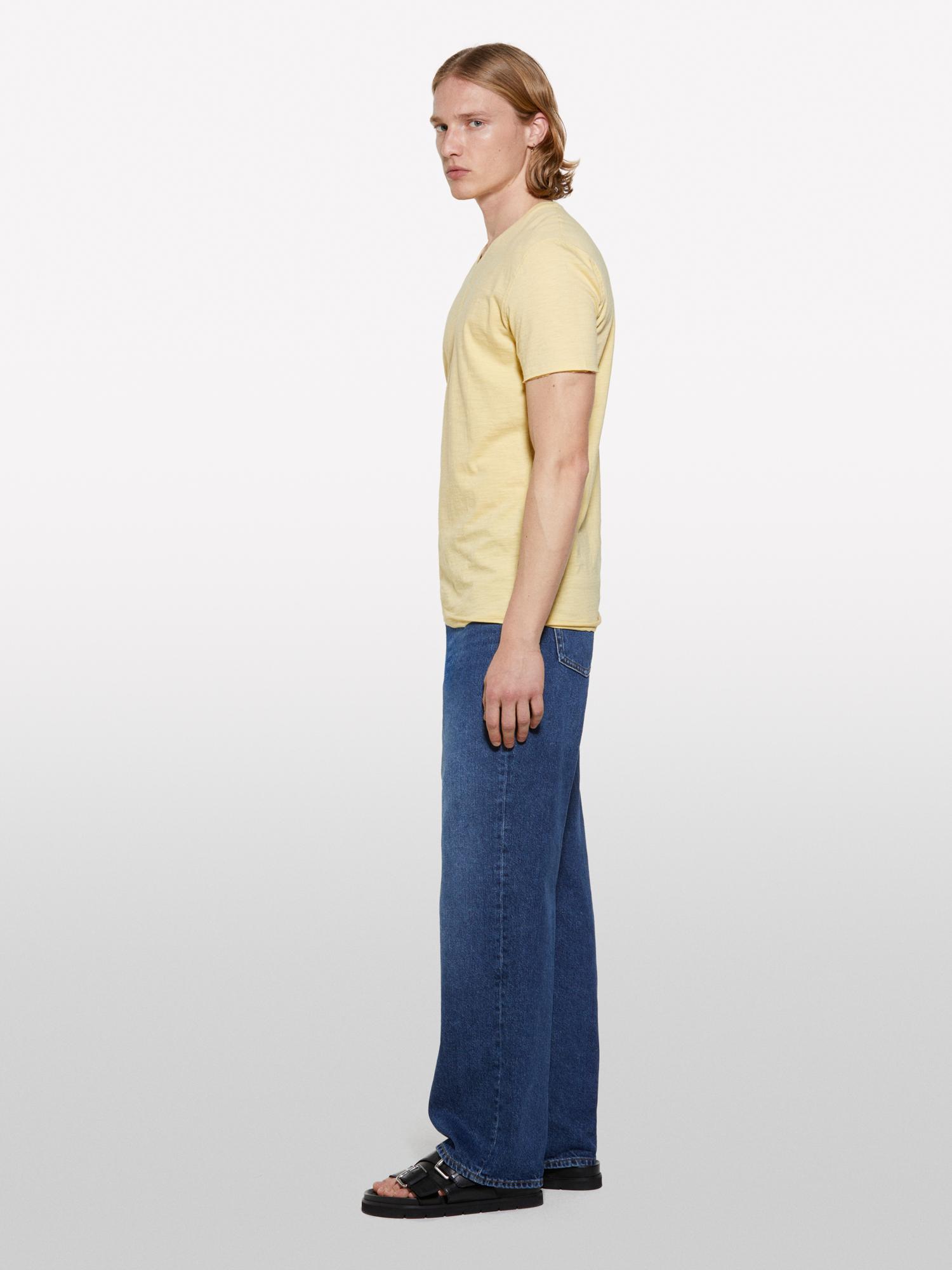 Erkek Soluk Turuncu %100 Pamuk V Yaka Slim Fit Slub T-Shirt