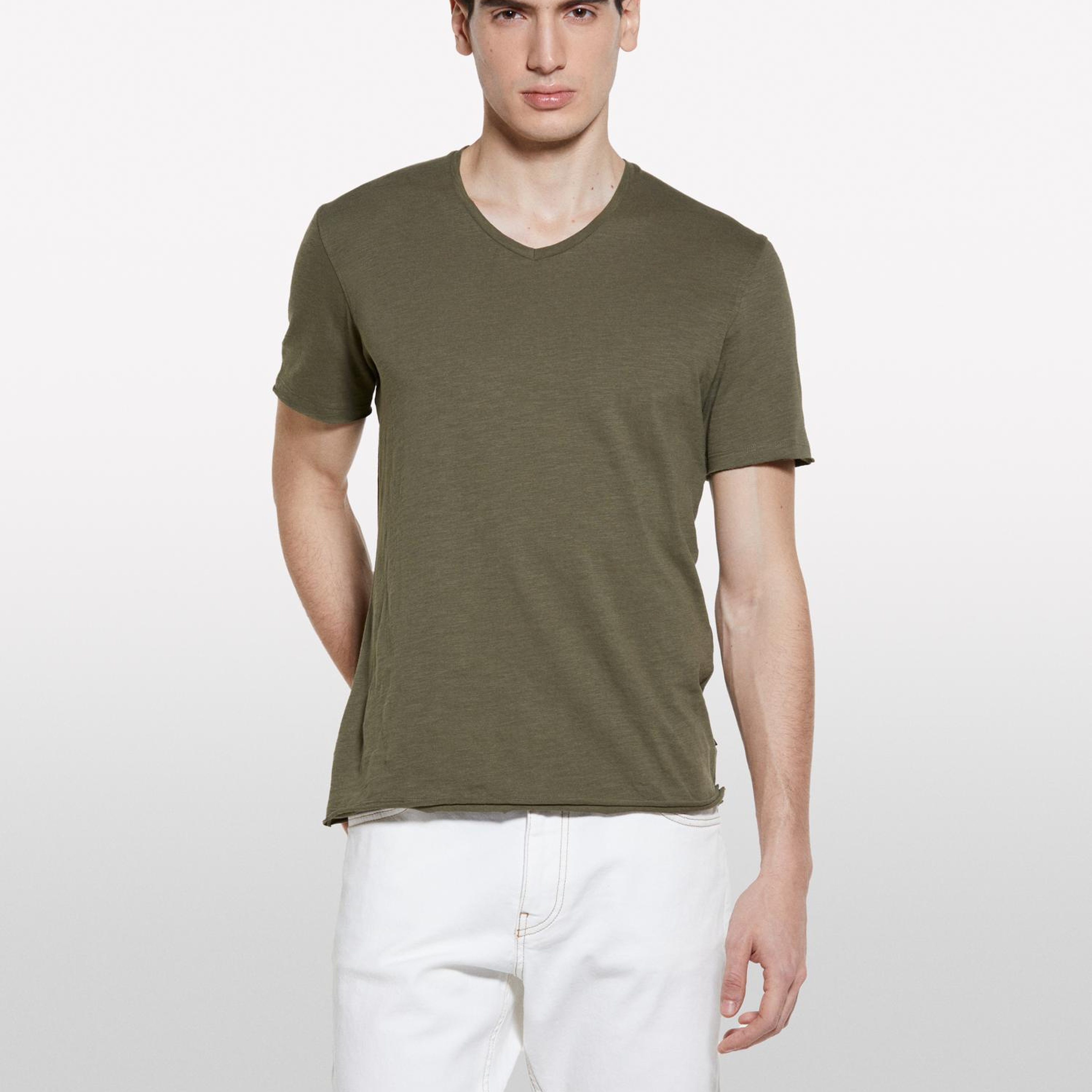 Erkek Asker Yeşili %100 Pamuk V Yaka Slim Fit Slub T-Shirt