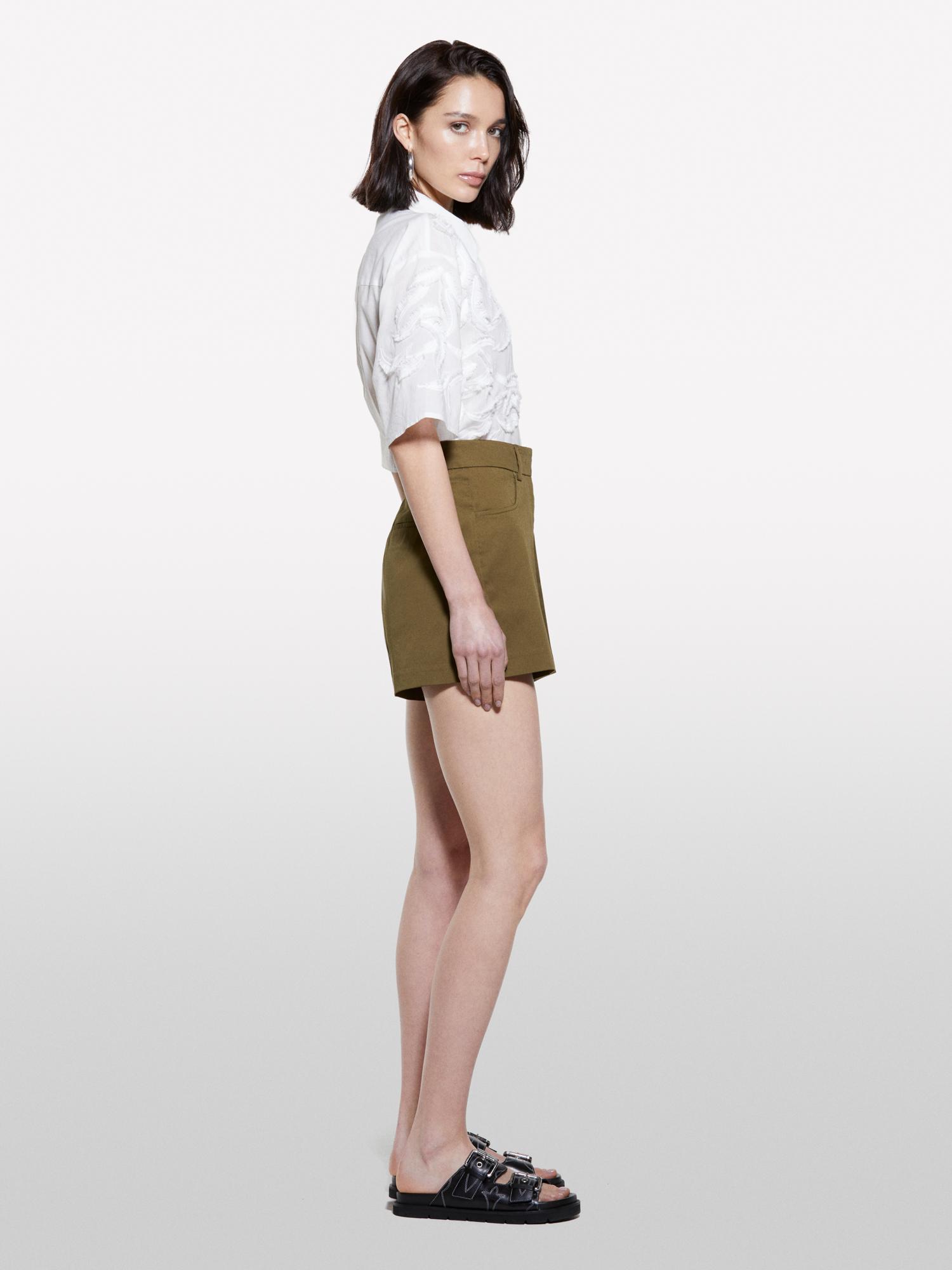 Kadın Koyu Haki Streç Pamuklu Cepli Yüksek Bel Slim Fit Şort