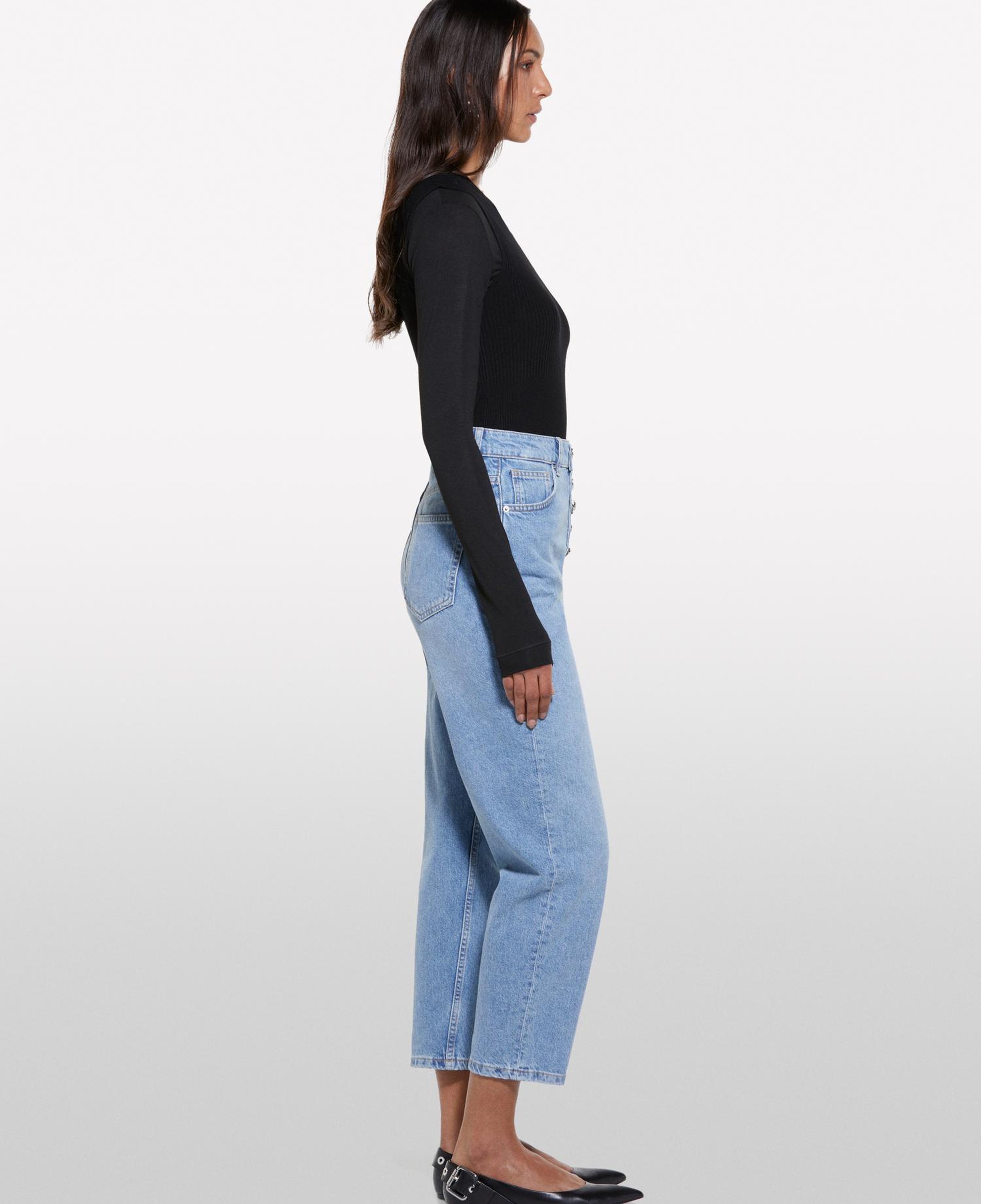 Kadın Açık Denim %100 Pamuk Düğme Detaylı Yüksel Bel Düz Paça Denim Pantolon