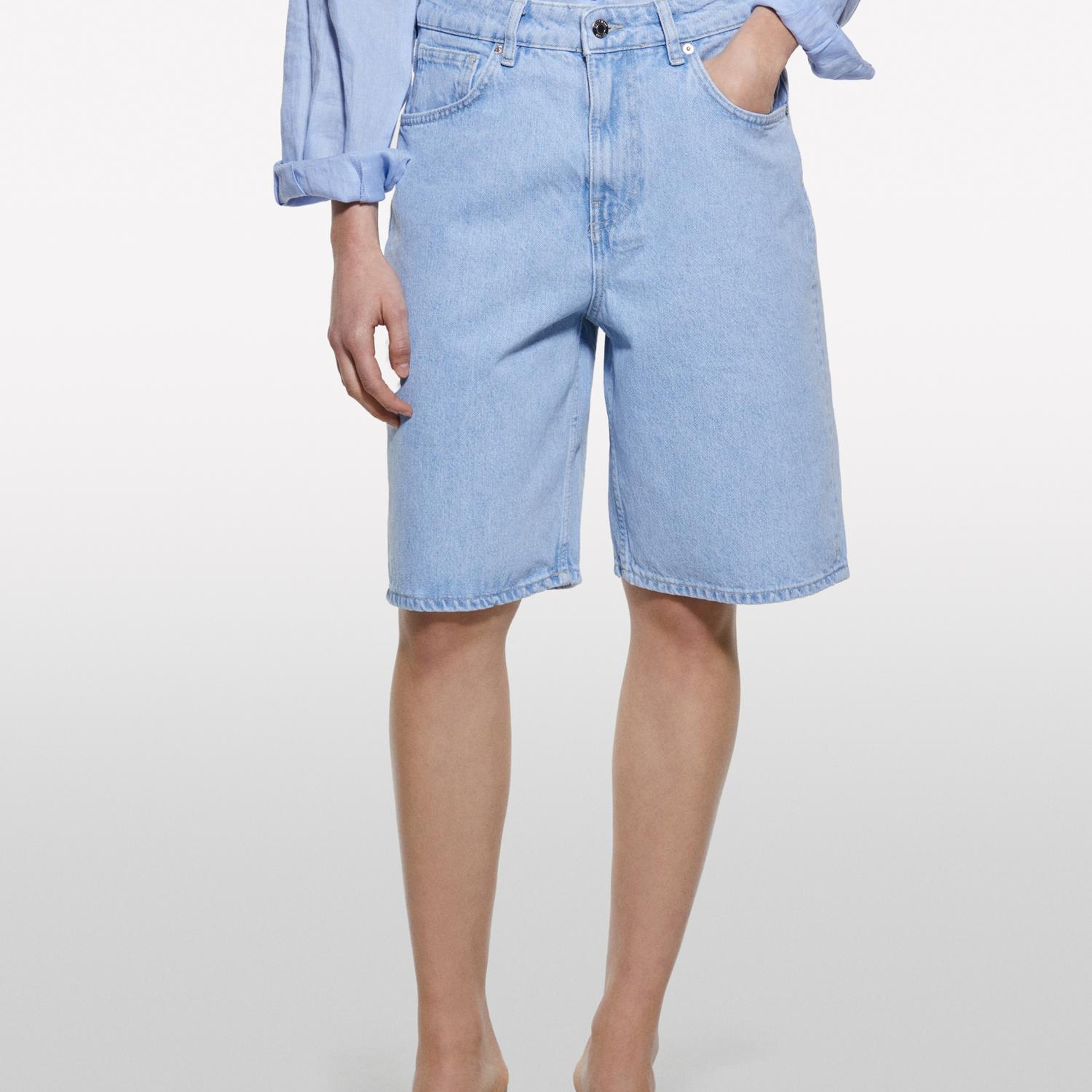Kadın Açık Denim %100 Pamuk Düşük Bel Relax Fit Bermuda Denim Şort