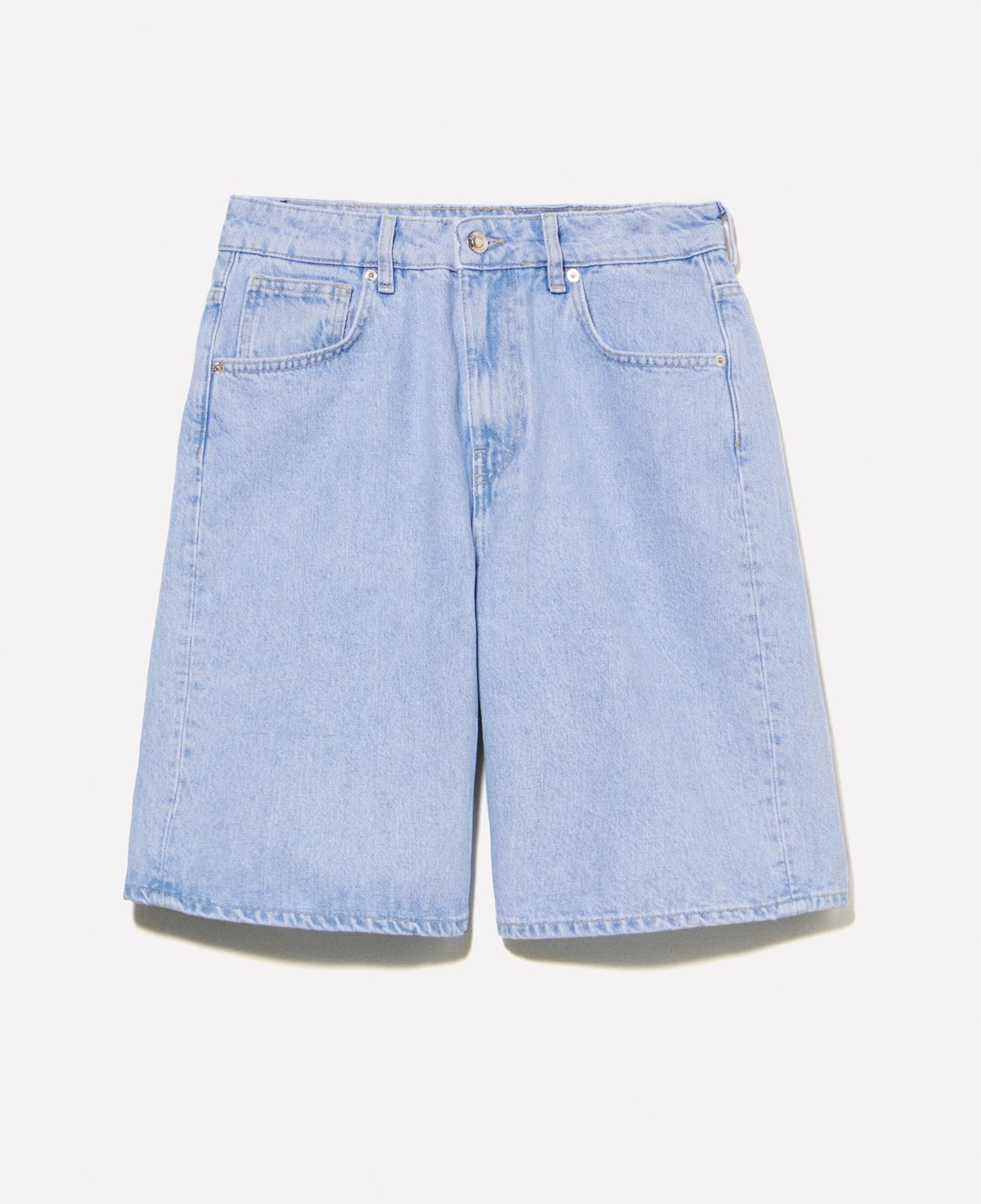 Kadın Açık Denim %100 Pamuk Düşük Bel Relax Fit Bermuda Denim Şort