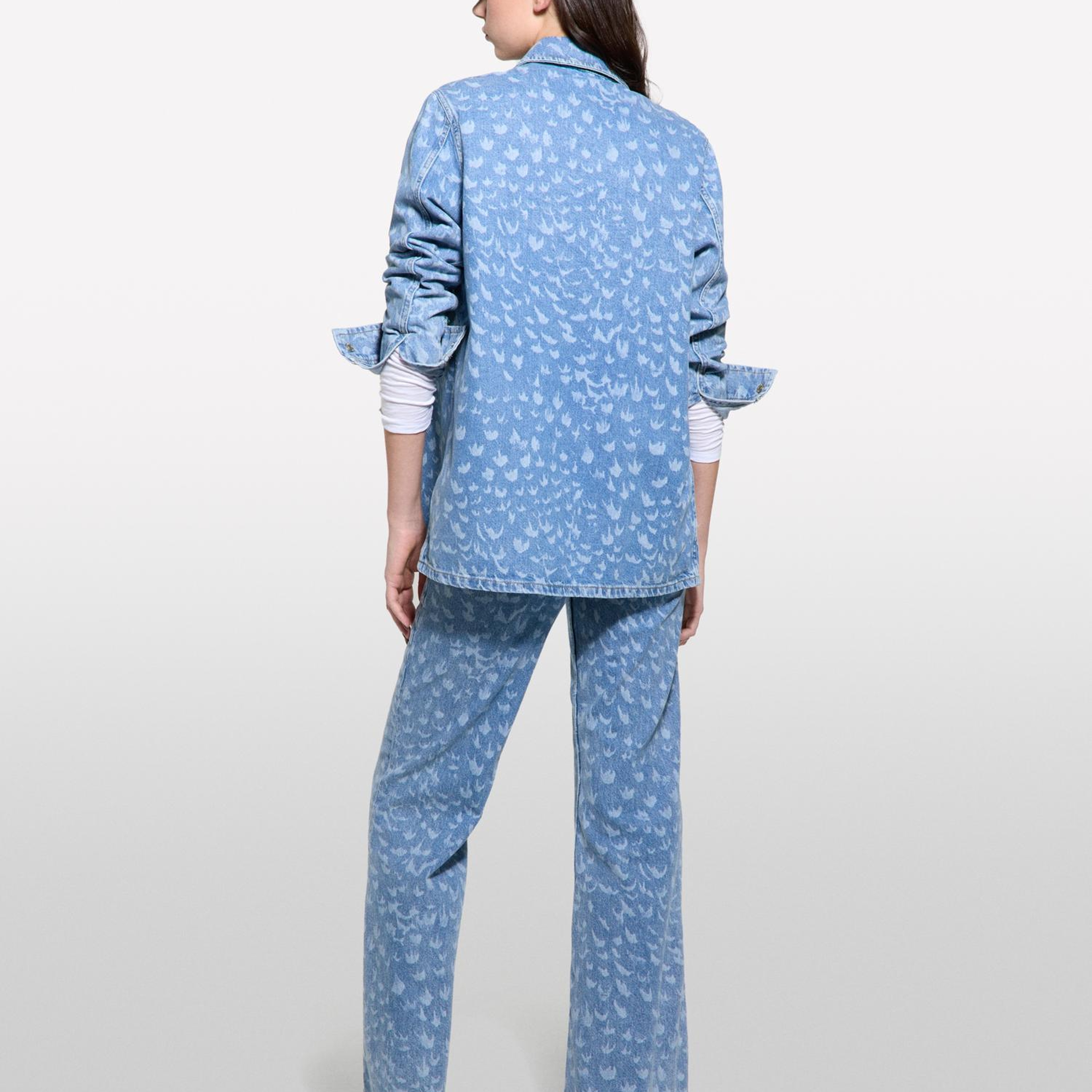 Kadın Mavi Denim %100 Pamuk Desenli Çıtçıtlı Relax Fit Denim Gömlek