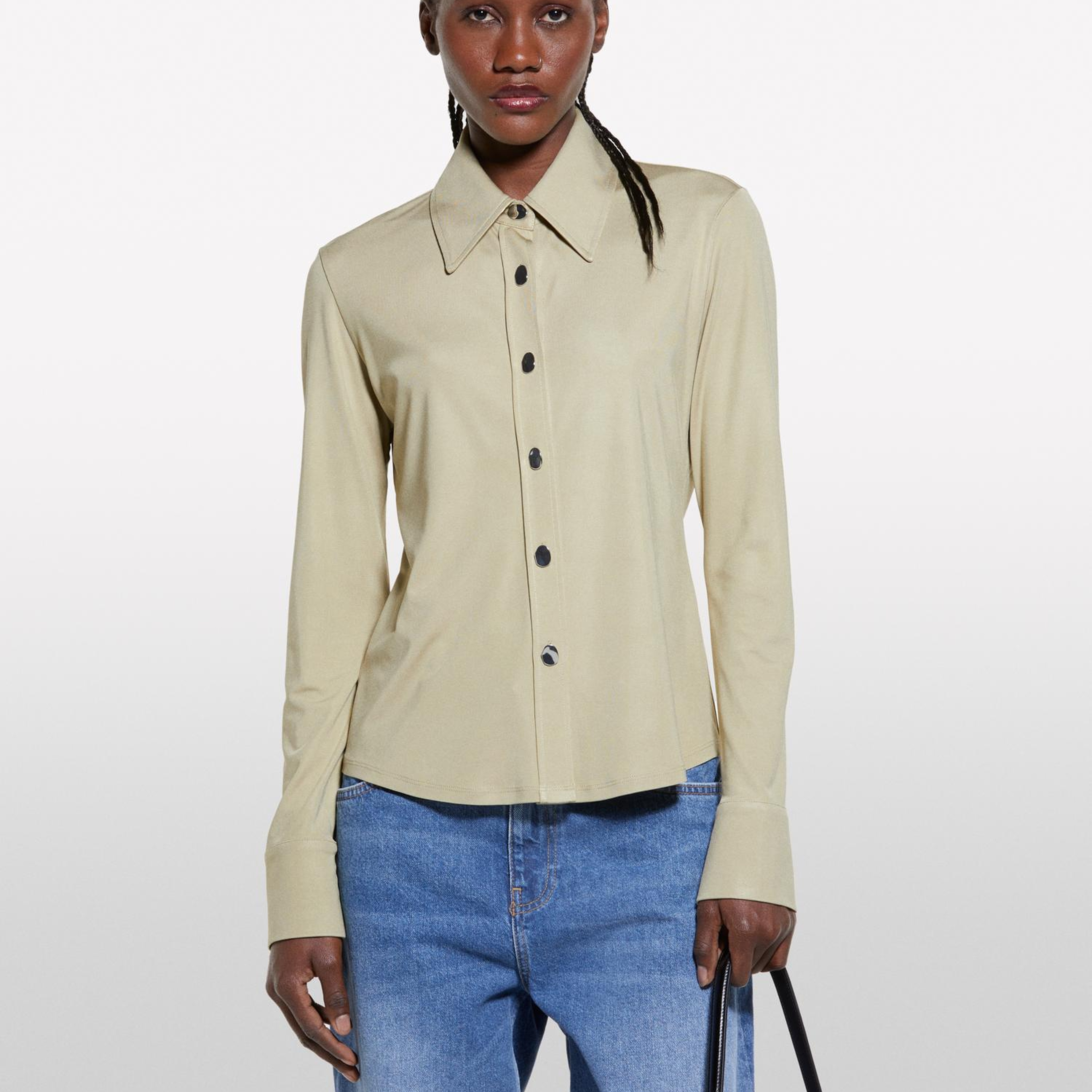 Kadın Kum Rengi %100 Viskoz Manşetli Metal Düğmeli Dik Yaka Slim Fit Gömlek