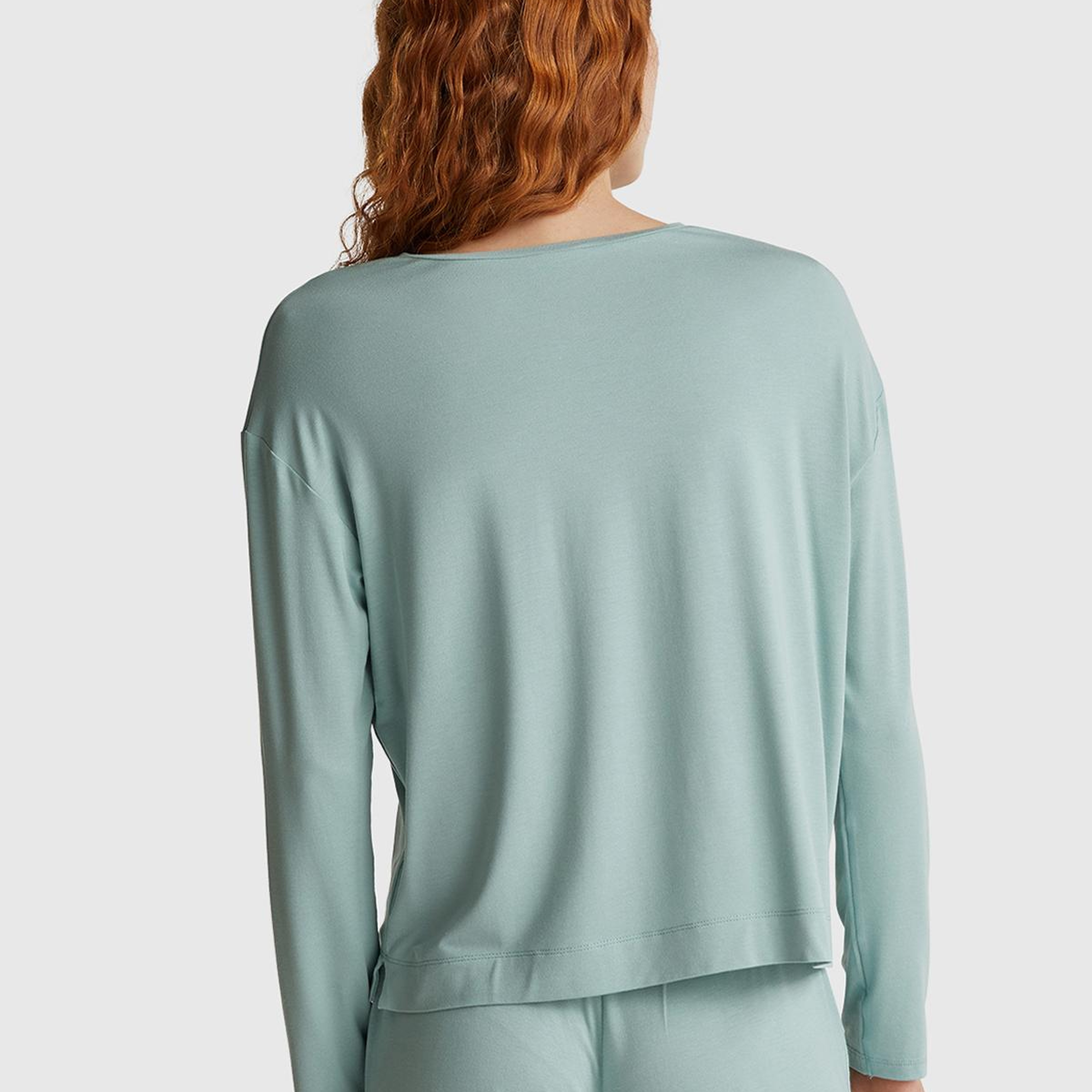 Kadın Açık Yeşil Modal Karışımlı Yırtmaçlı Bisiklet Yaka Pijama Üstü