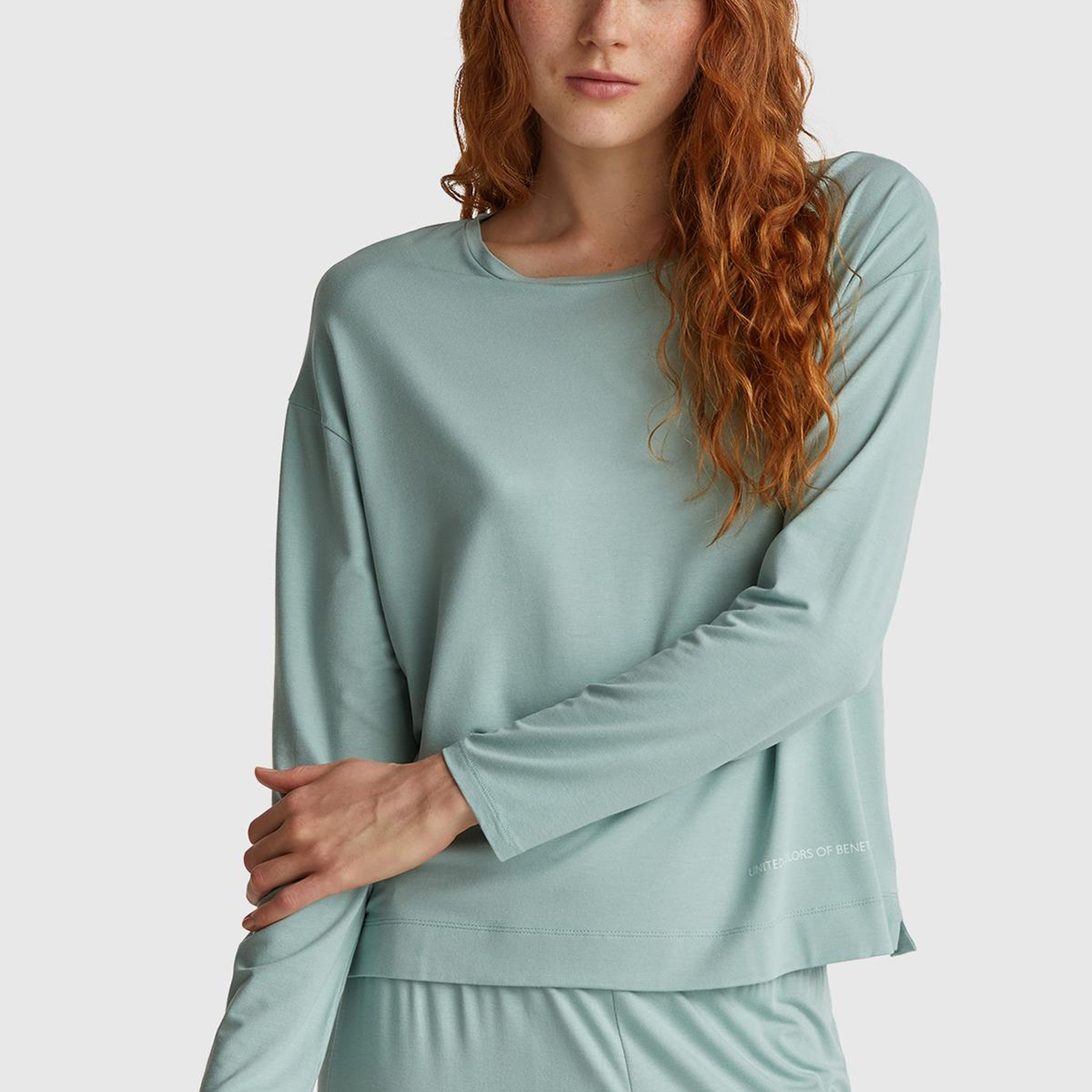 Kadın Açık Yeşil Modal Karışımlı Yırtmaçlı Bisiklet Yaka Pijama Üstü