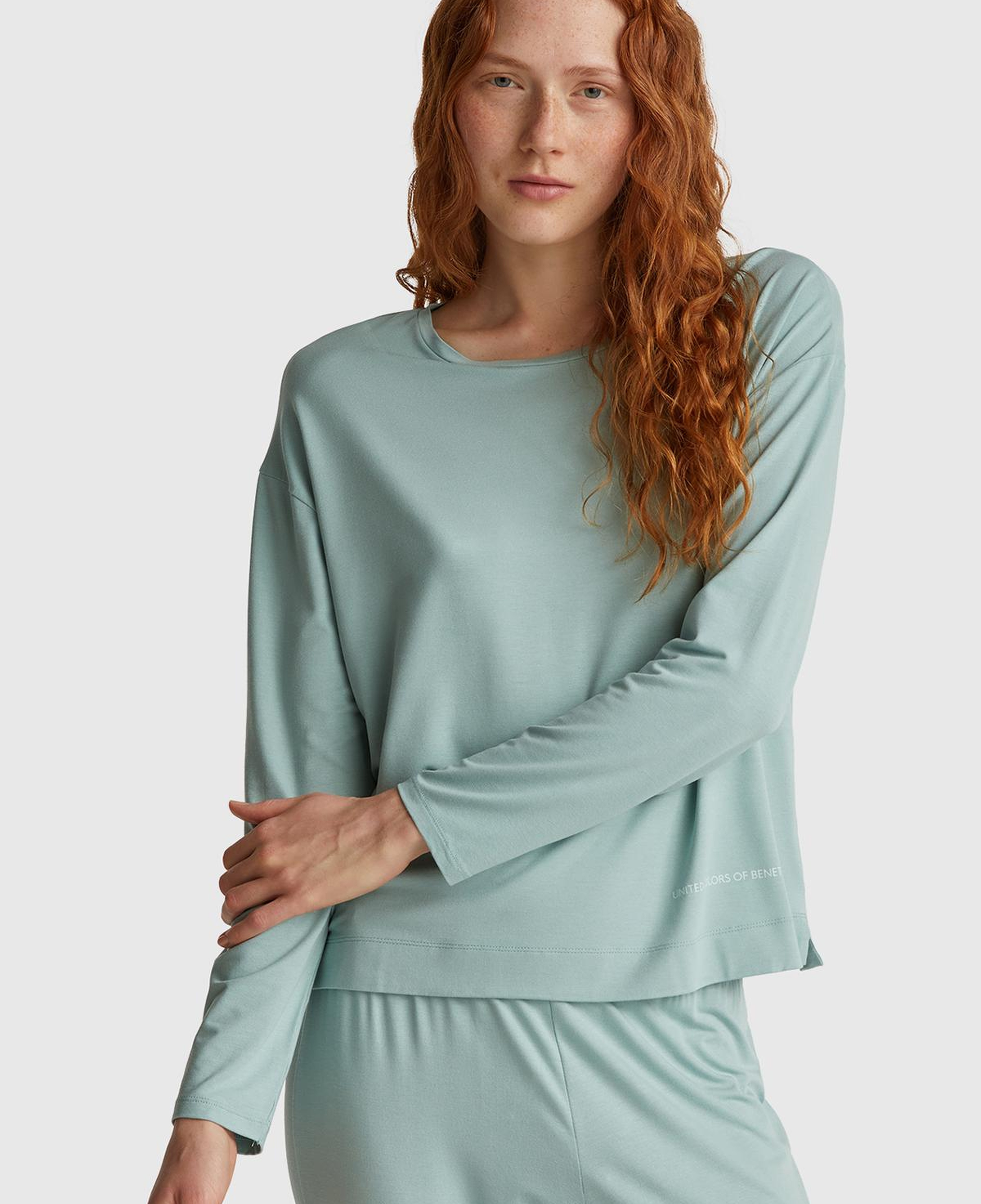 Kadın Açık Yeşil Modal Karışımlı Yırtmaçlı Bisiklet Yaka Pijama Üstü