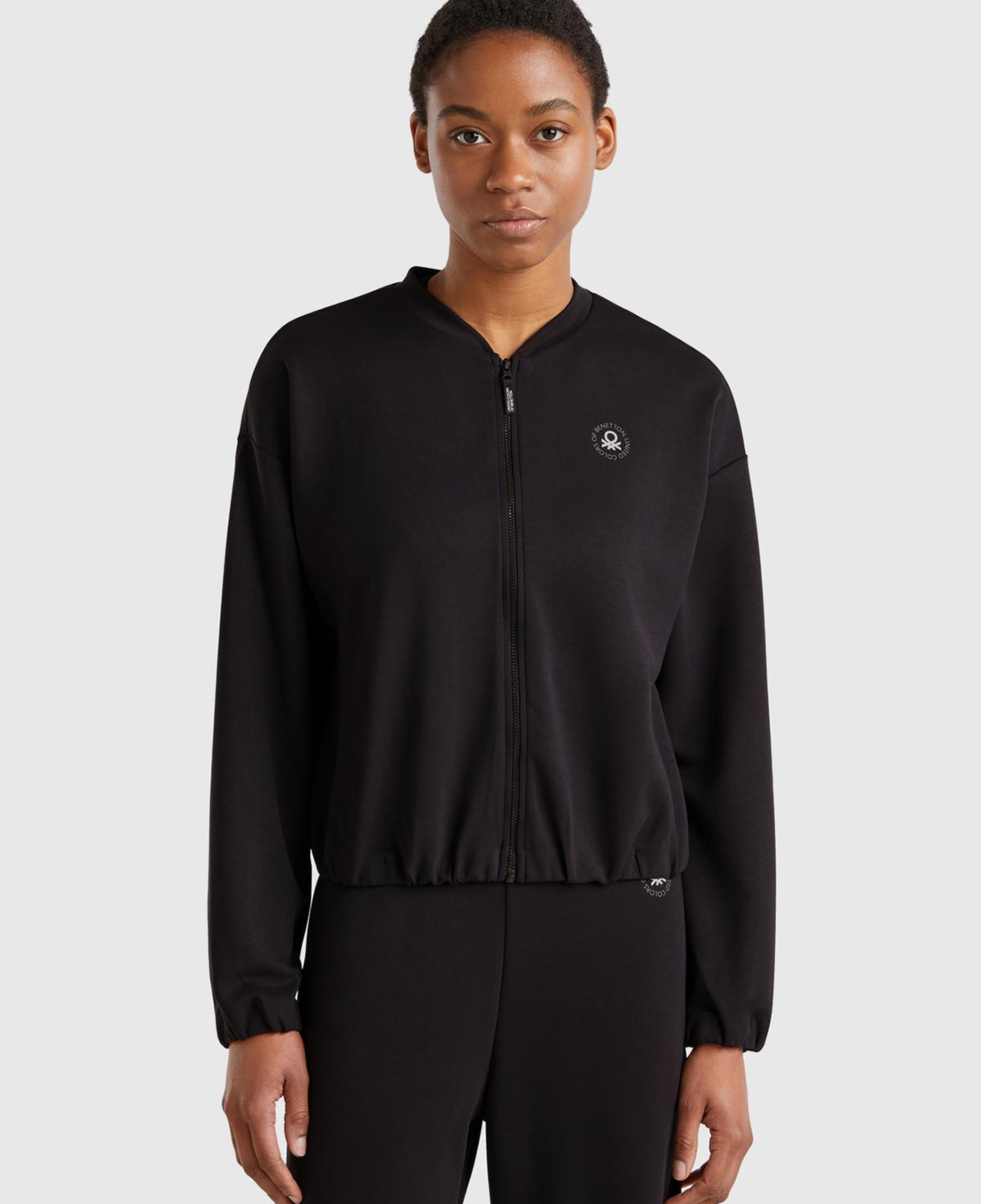 Kadın Siyah Logo Baskılı Önü Fermuarlı Beli Lastikli Sweatshirt