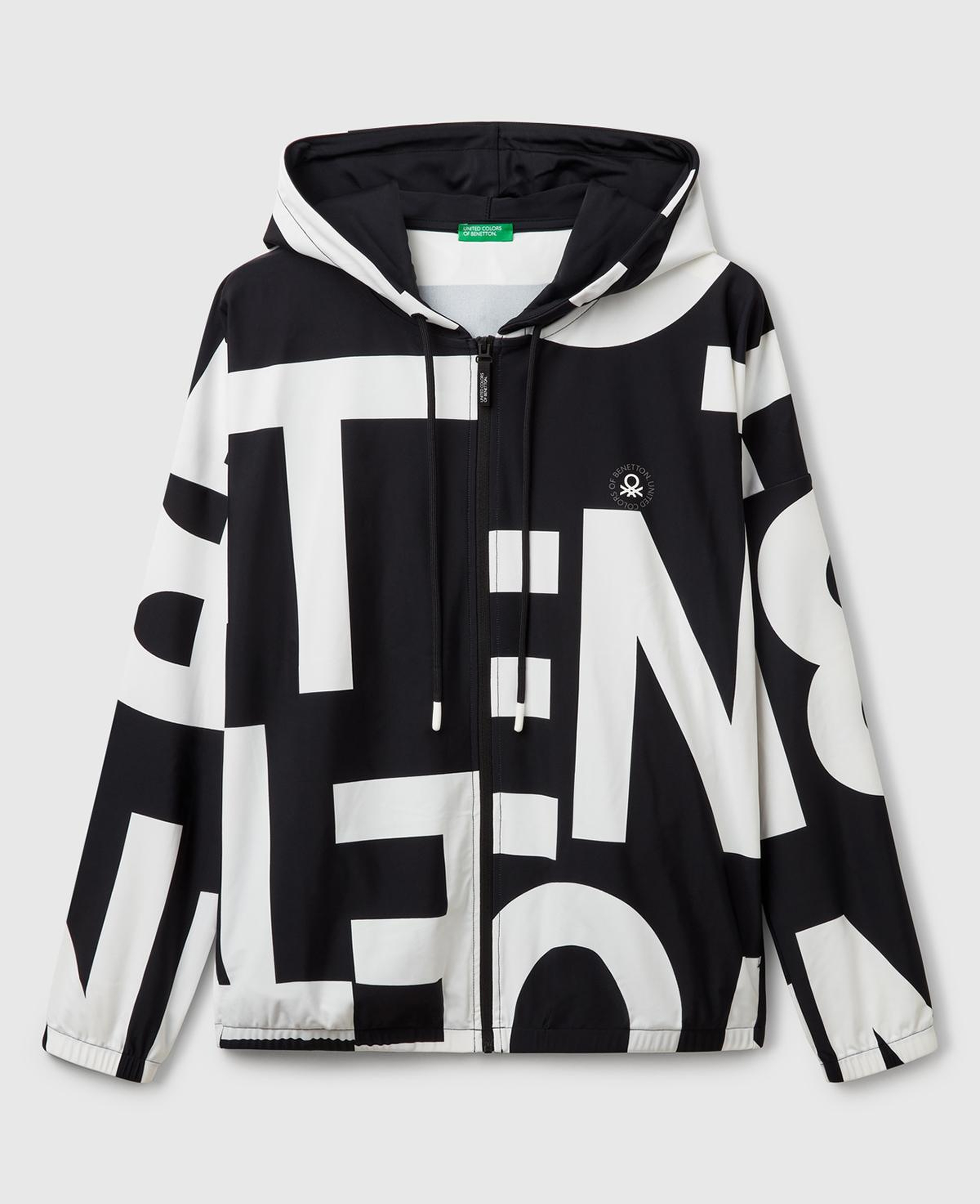 Kadın Siyah Yazı Desenli Önü Fermuarlı İp Detaylı Kapüşonlu Sweatshirt