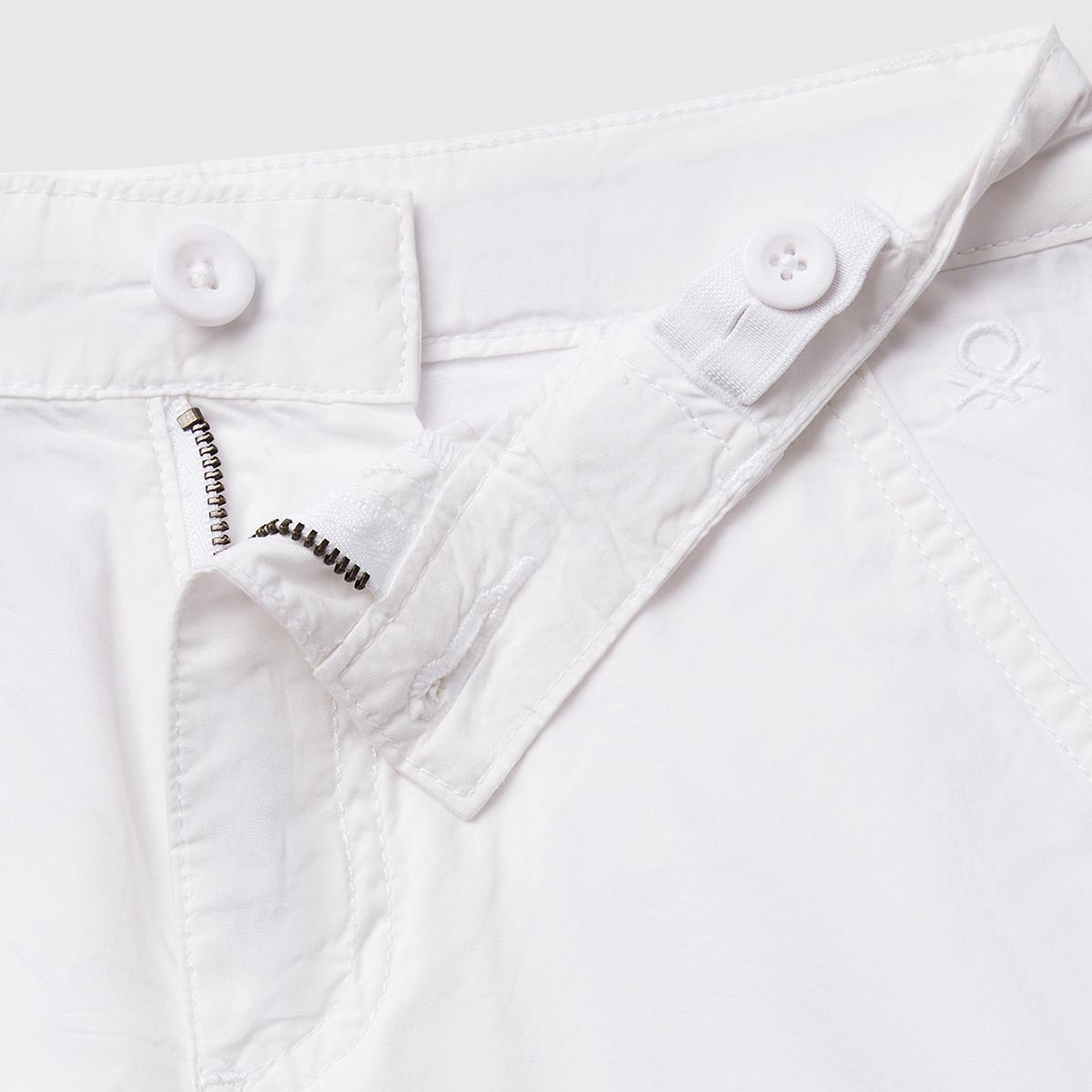 Erkek Çocuk Beyaz Cepli Regular Fit Denim Bermuda Şort