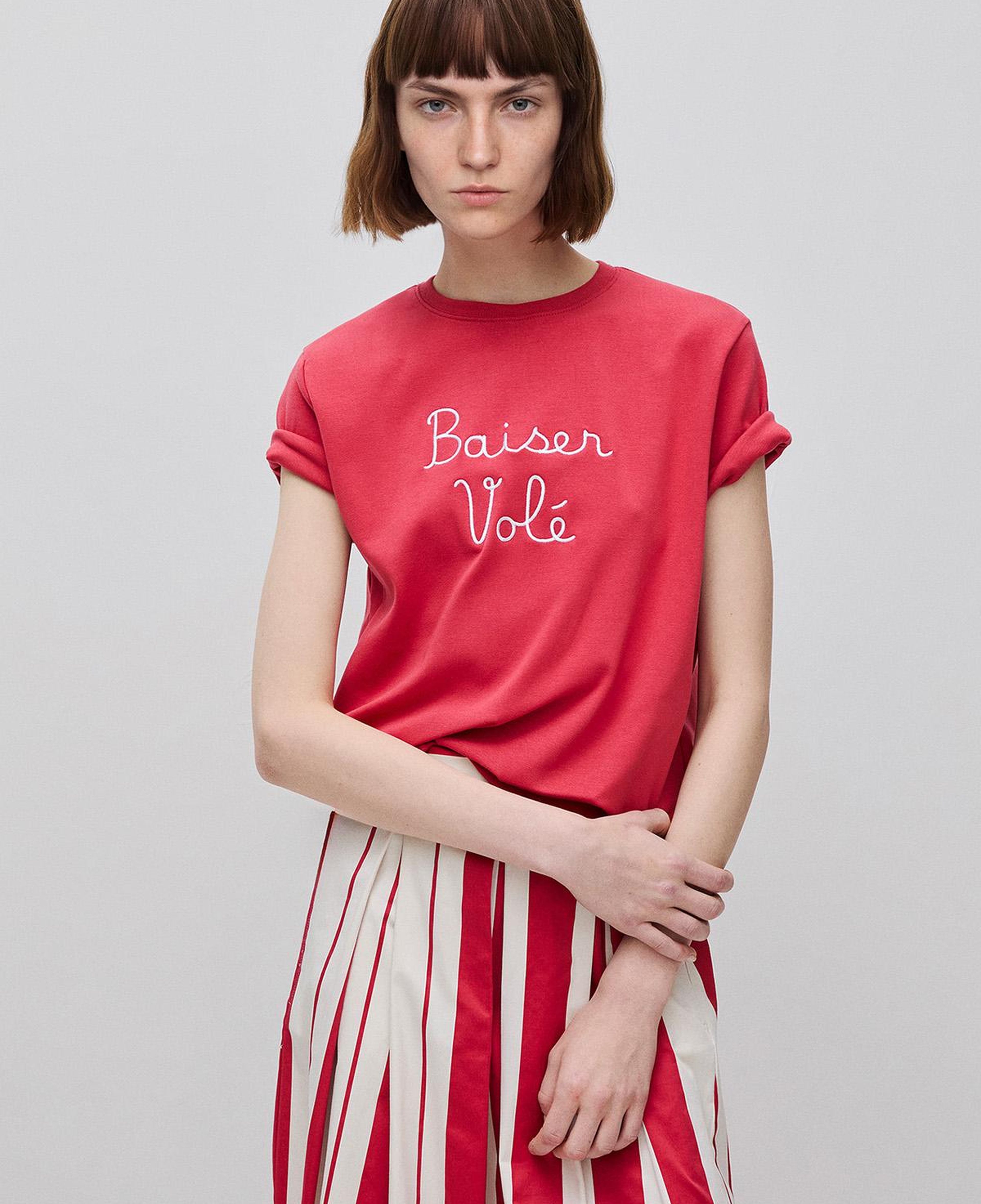 Kadın Kırmızı Pamuk Karışımlı Önü Nakışlı Bisiklet Yaka T-Shirt