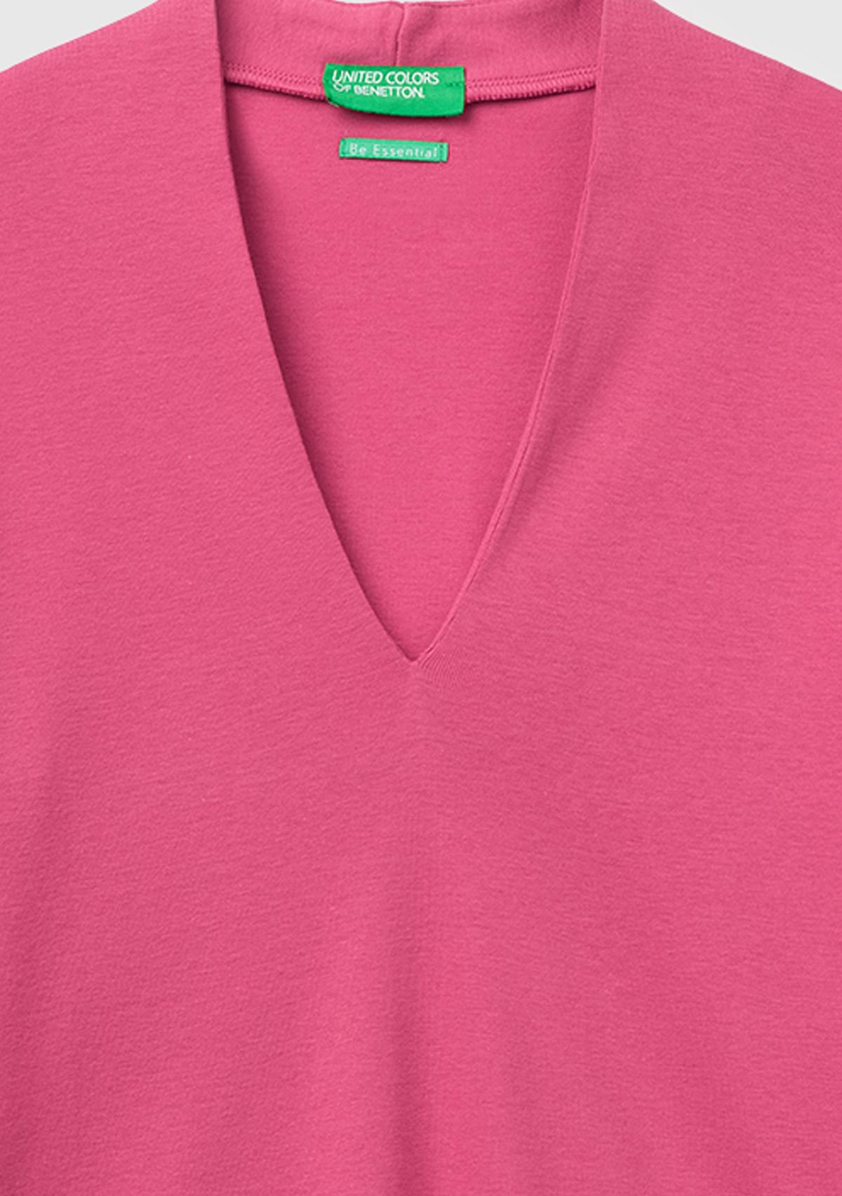 Kadın Fuşya %100 Pamuk Yarım Kollu Derin V Yaka T-Shirt