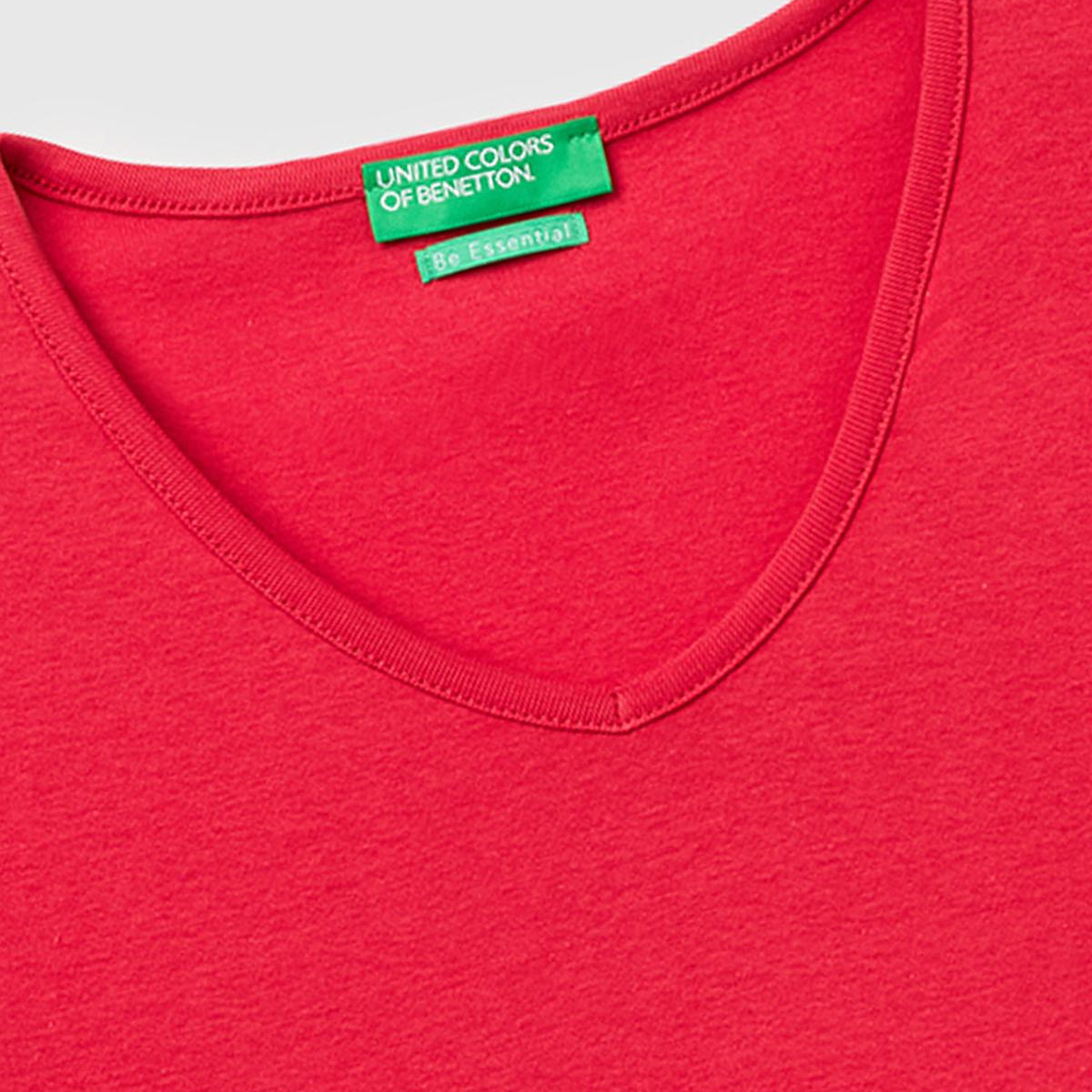 Kadın Kırmızı %100 Pamuk Geniş V Yaka T-Shirt