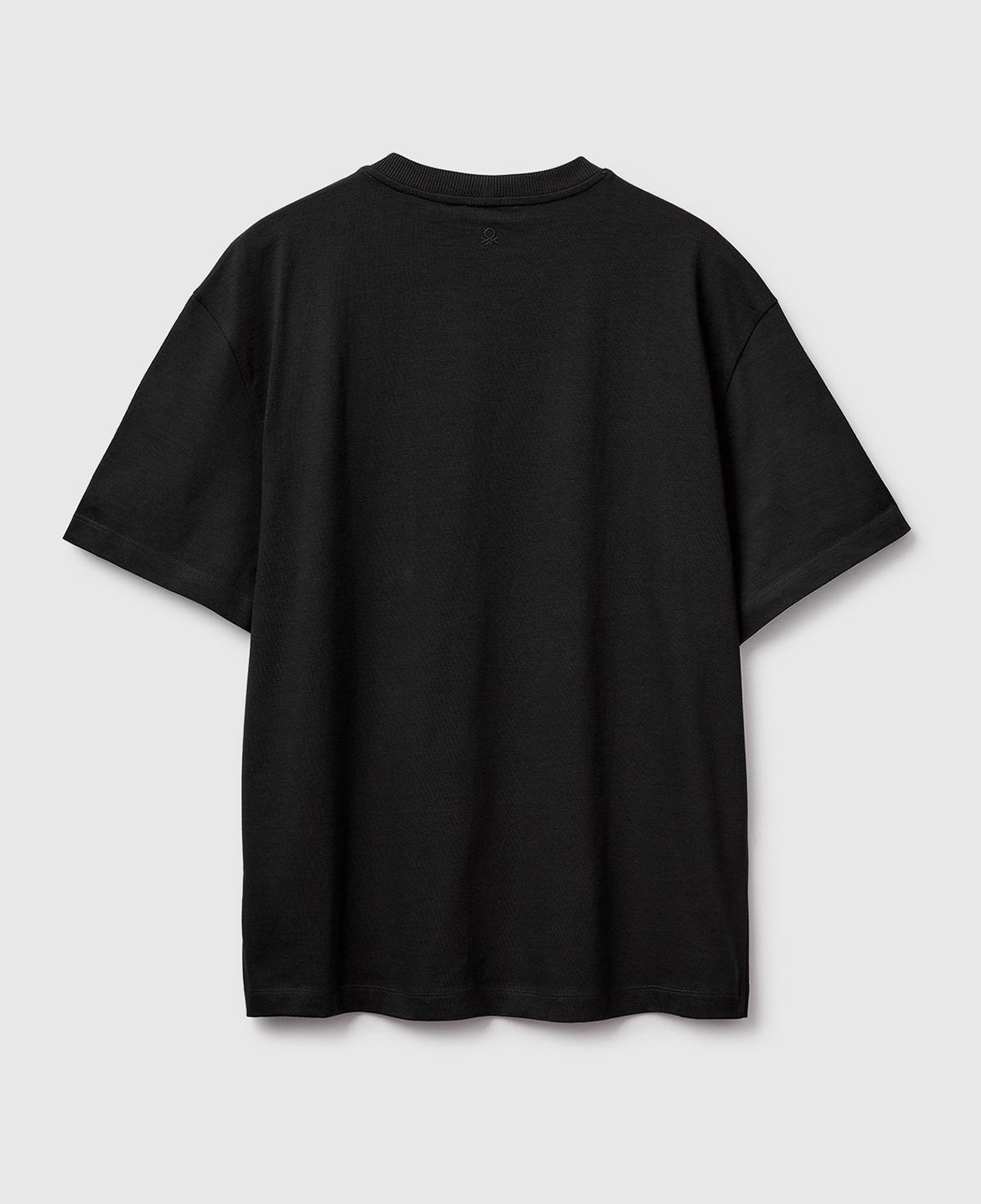 Erkek Siyah  %100 Pamuk Cepli Arkası Logo Nakışlı Bisiklet Yaka T-Shirt