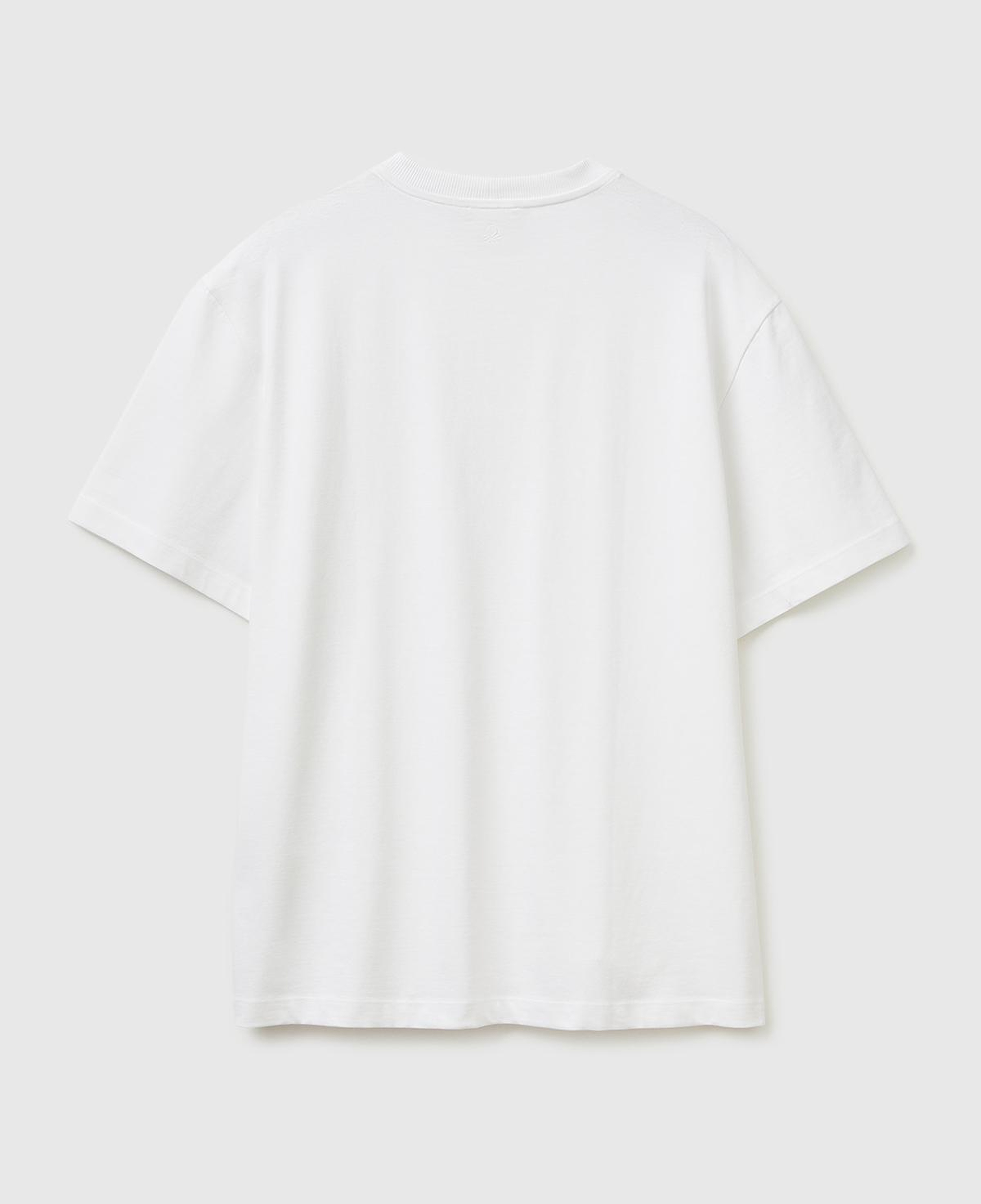 Erkek Beyaz  %100 Pamuk Cepli Arkası Logo Nakışlı Bisiklet Yaka T-Shirt
