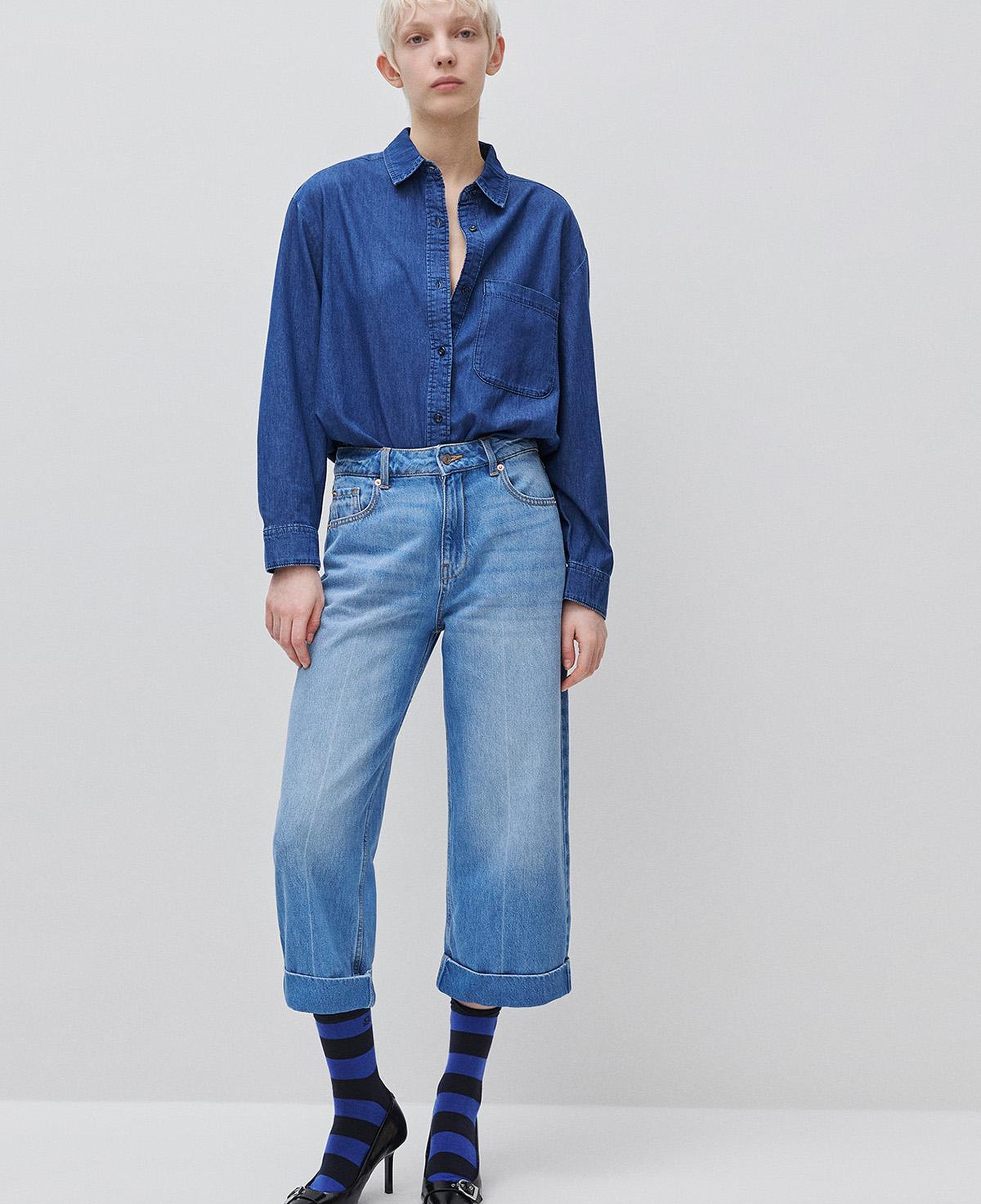 Kadın Lacivert %100 Pamuk Yamalı Cepli Düğmeli Denim Gömlek
