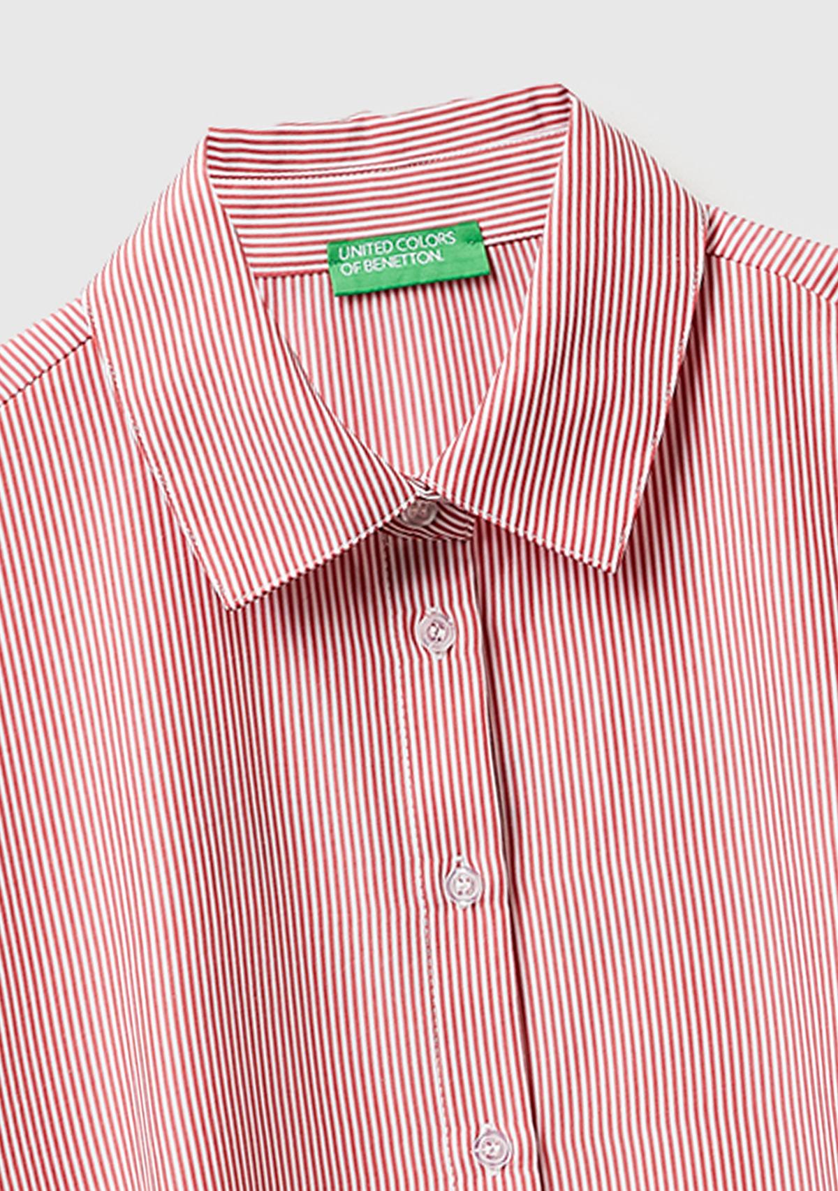 Kadın Kırmızı Pamuk Karışımlı Arkası Nakış Detaylı Gömlek