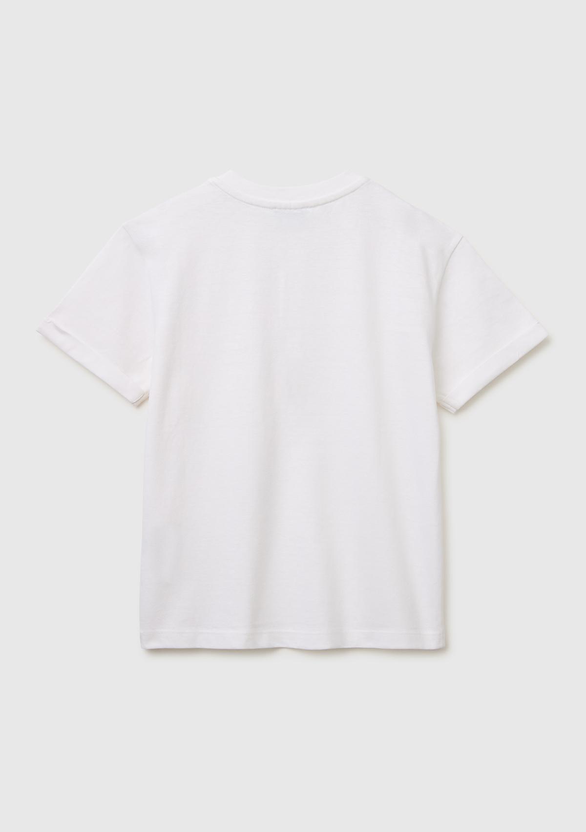Erkek Çocuk Beyaz Logo İşlemeli Düğmeli Cep Detaylı Henley Yaka T-Shirt