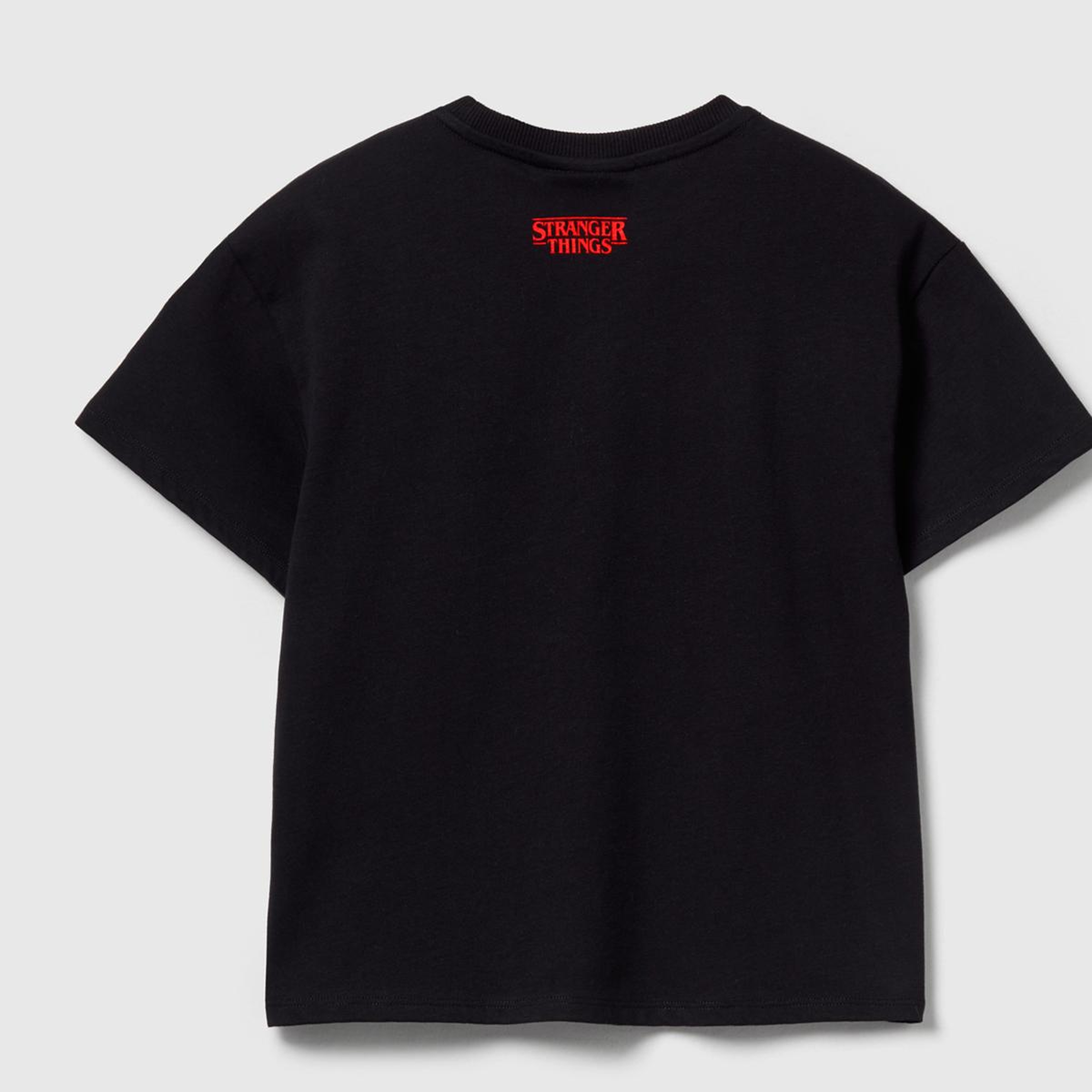 Kız Çocuk Siyah %100 Pamuk Stranger Things Ön Baskılı Kısa Kollu T-Shirt