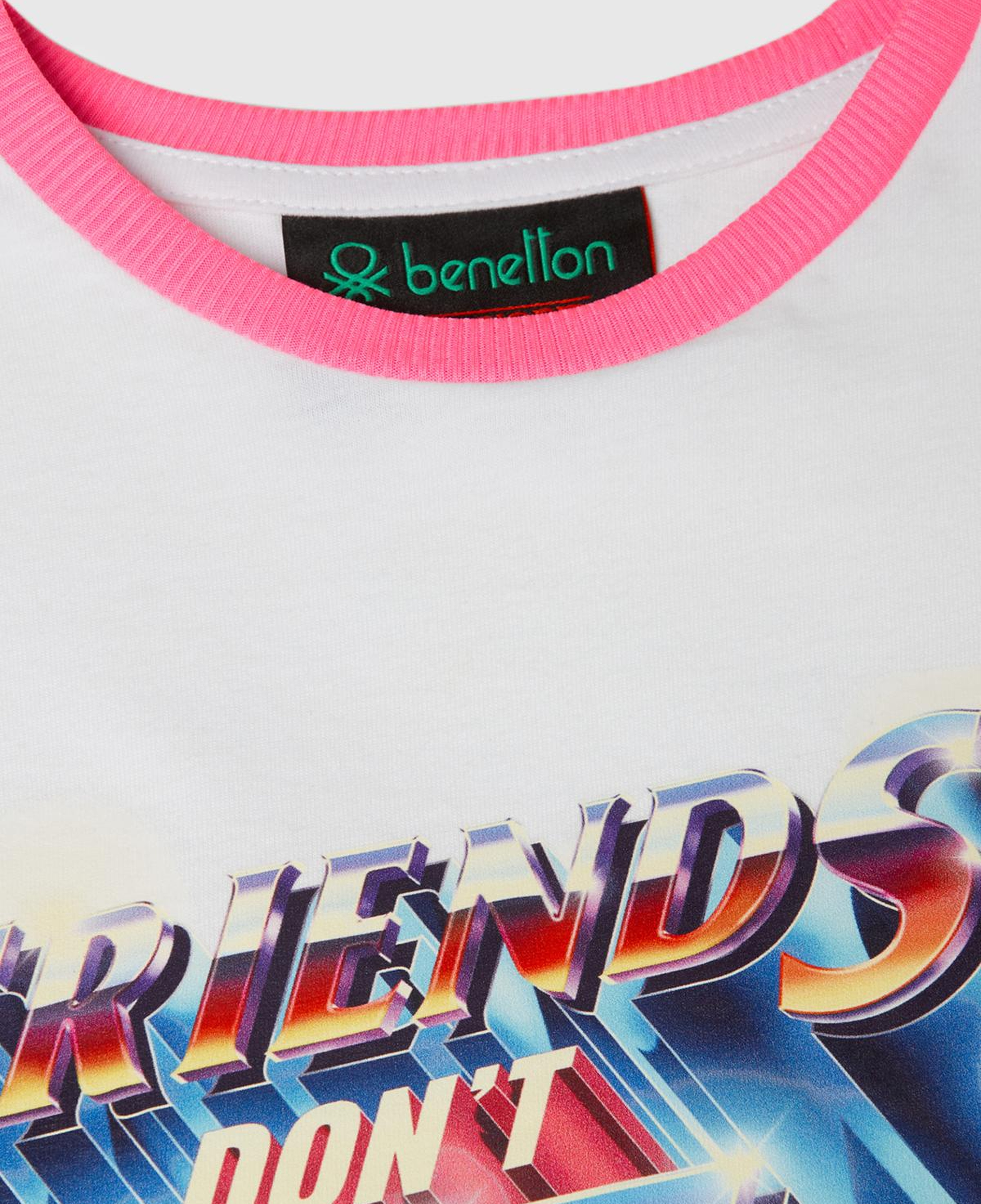 Kız Çocuk Beyaz %100 Pamuk Stranger Things Ön Baskılı Kısa Kollu T-Shirt