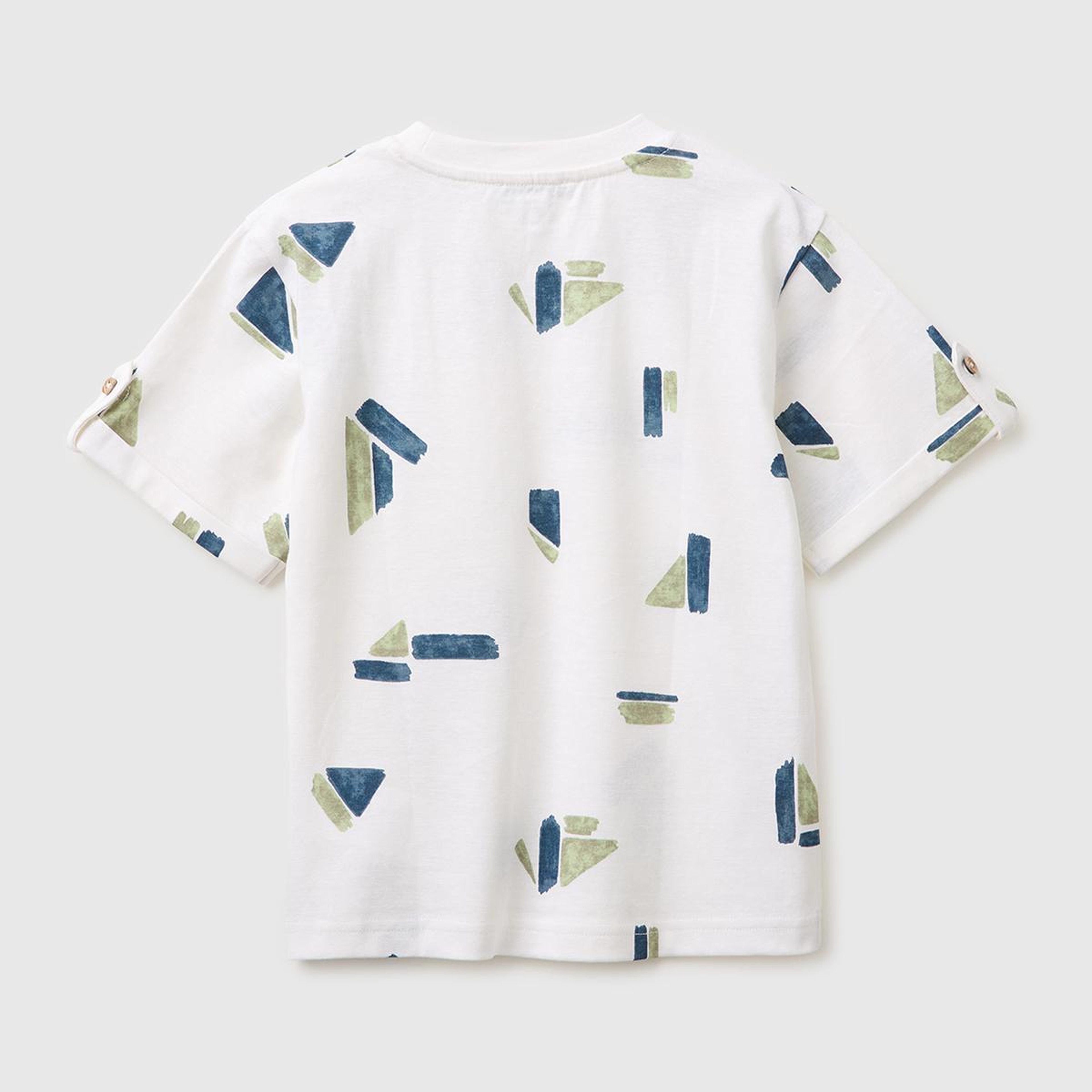 Erkek Çocuk Beyaz Logo İşlemeli Düğmeli Cep Detaylı Tamamı Desenli T-Shirt