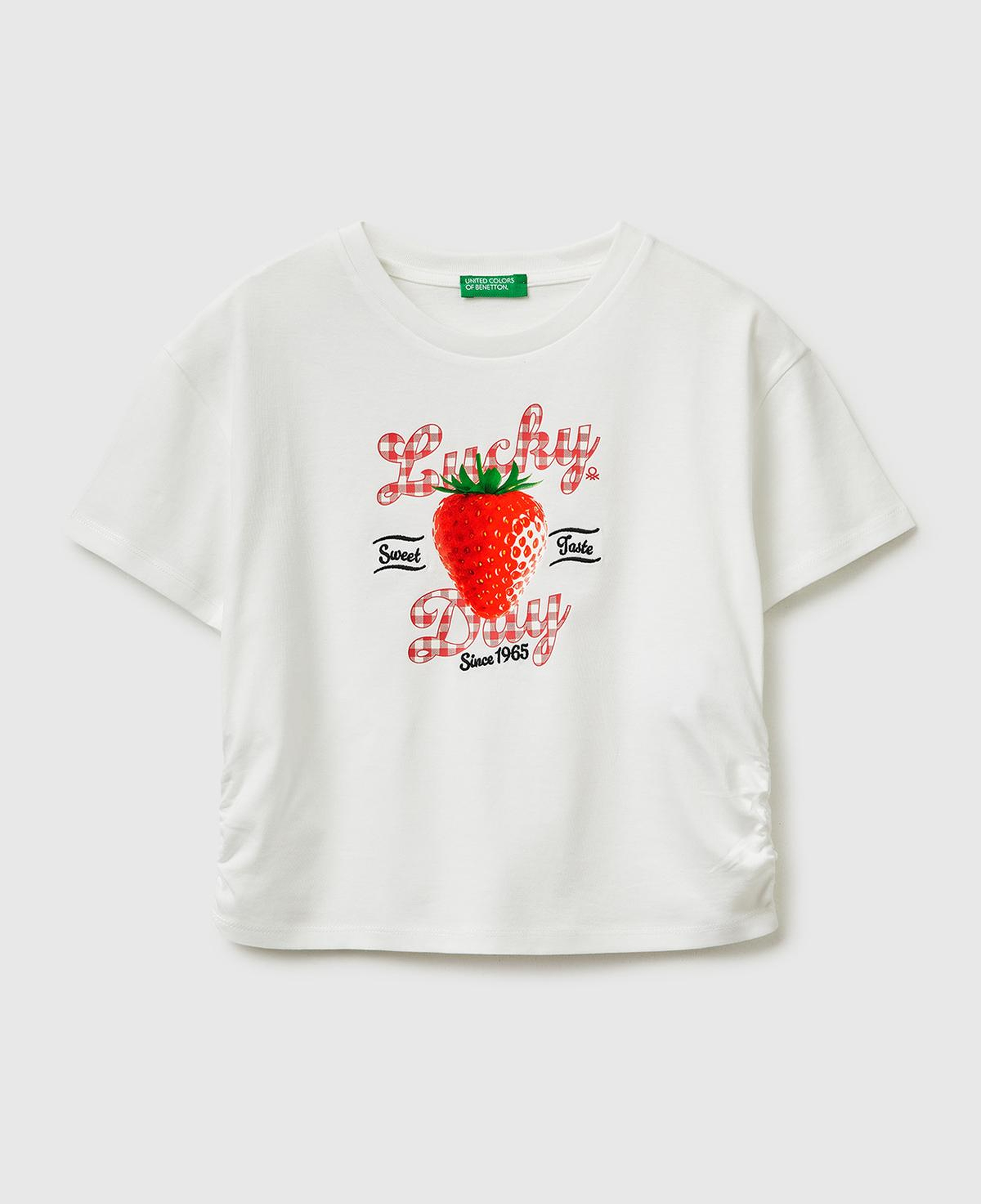 Kız Çocuk Beyaz Yanları Büzgülü Detaylı Önü Baskılı ve İşlemeli T-Shirt