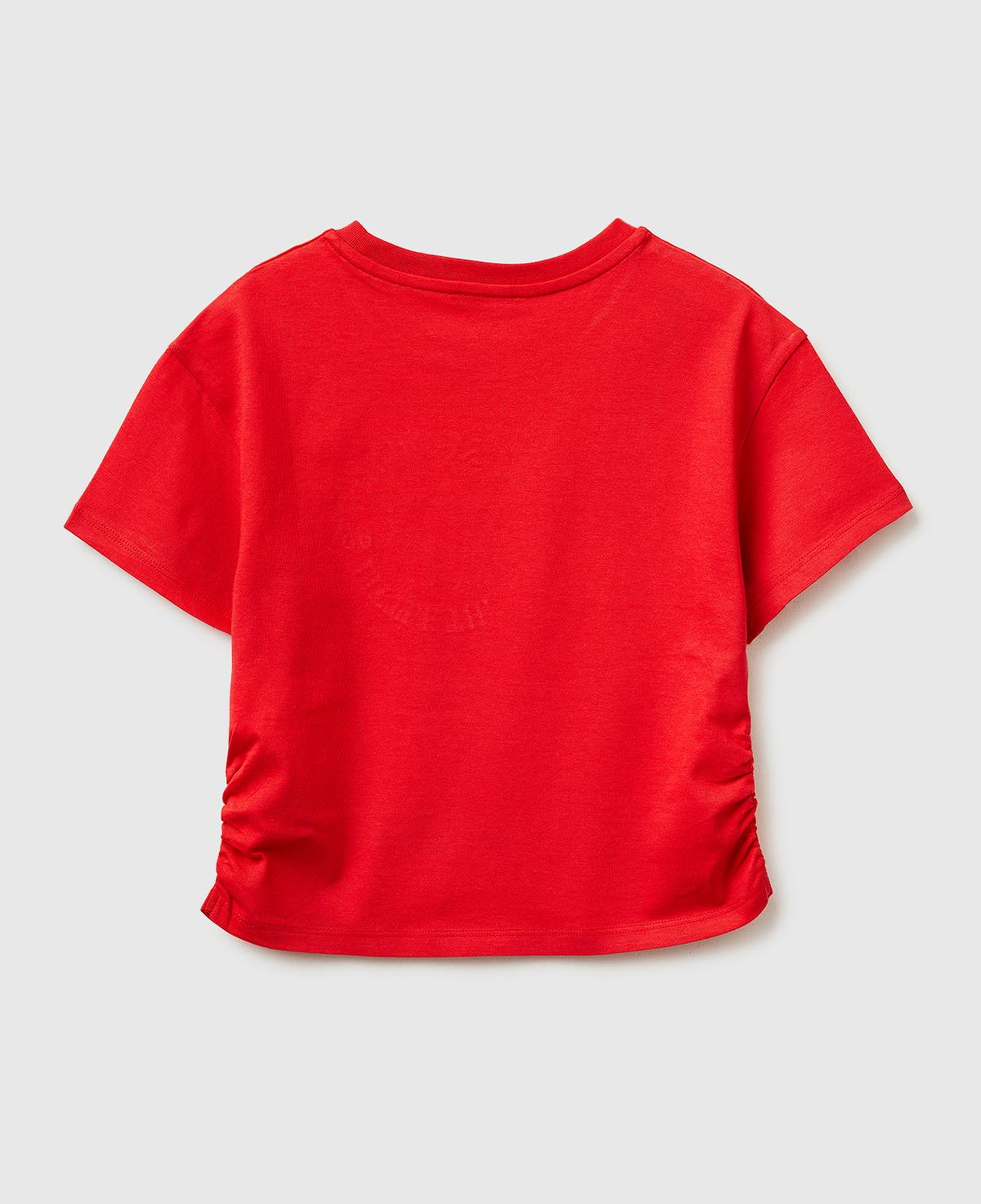 Kız Çocuk Kırmızı Yanları Büzgülü Detaylı Önü Baskılı ve İşlemeli T-Shirt