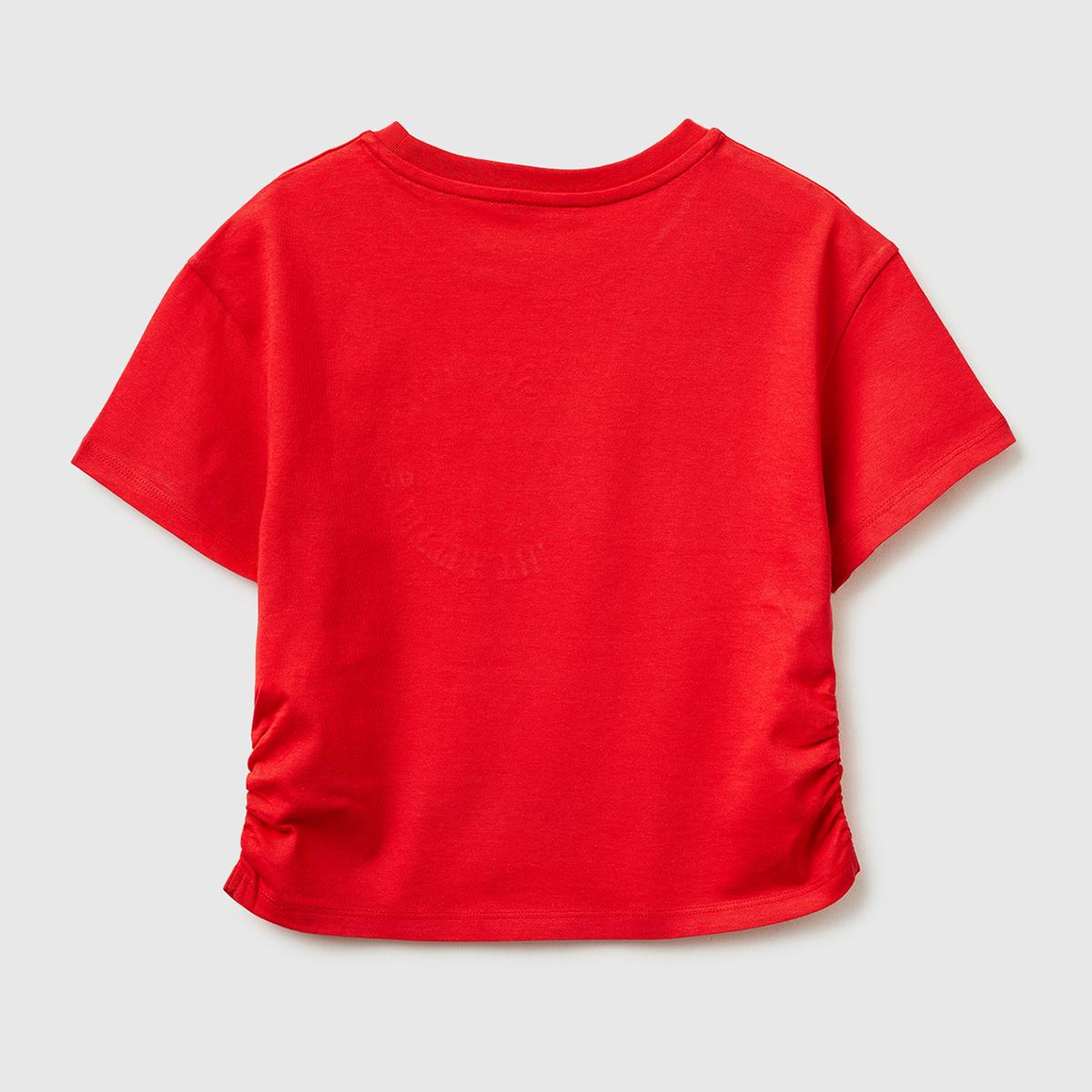 Kız Çocuk Kırmızı Yanları Büzgülü Detaylı Önü Baskılı ve İşlemeli T-Shirt
