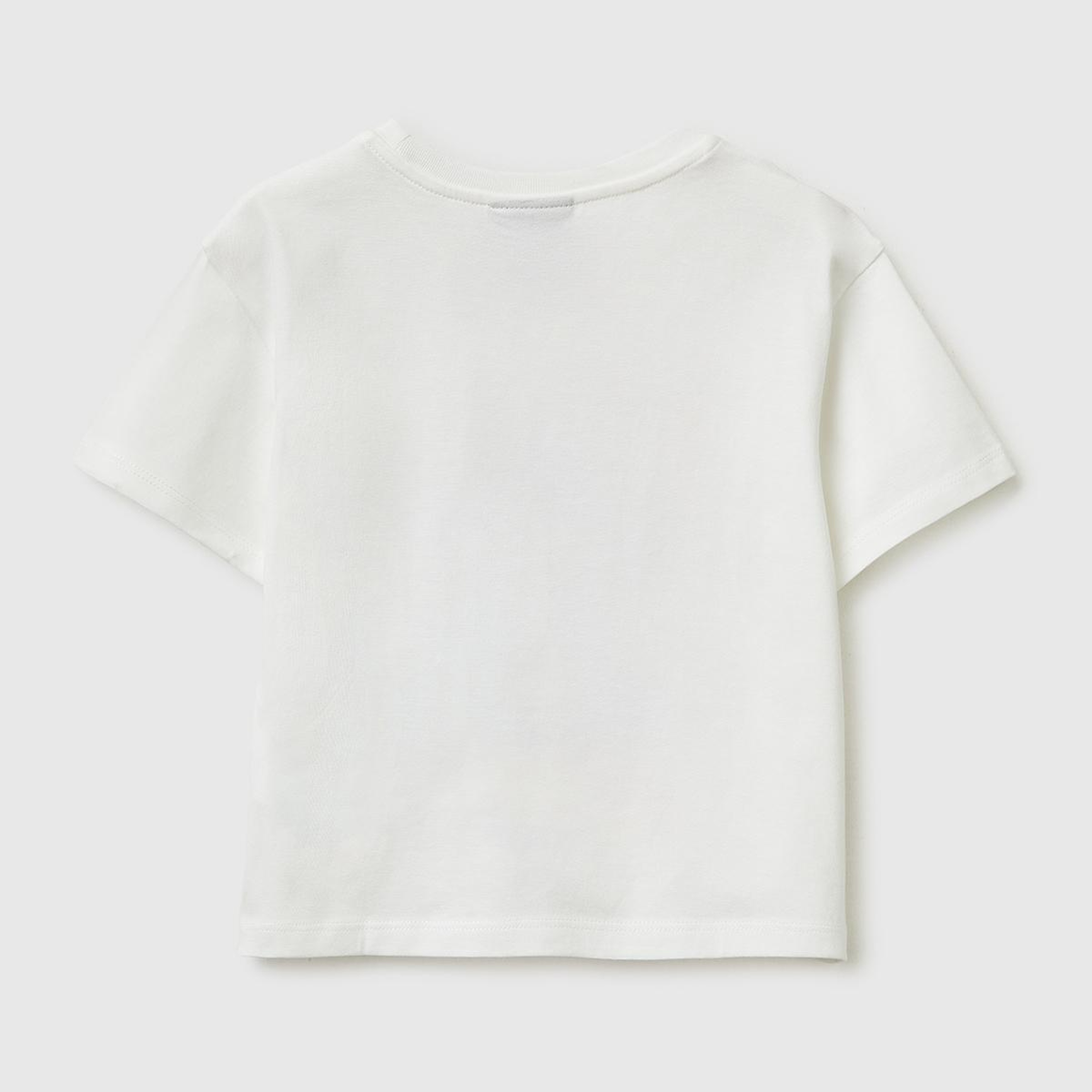 Kız Çocuk Beyaz Baskılı Yama Detaylı Etek Ucu Logo Detaylı T-Shirt