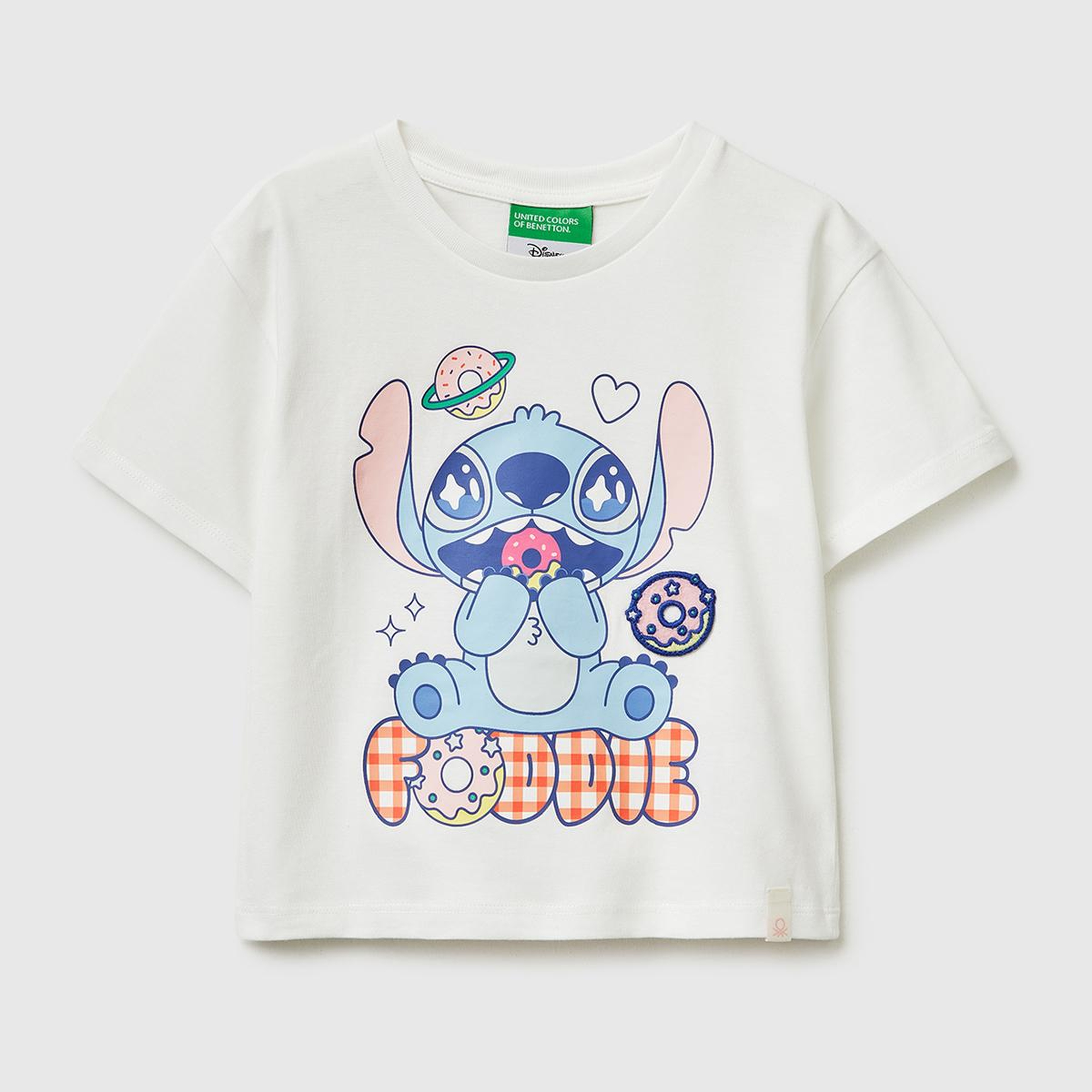 Kız Çocuk Beyaz Baskılı Yama Detaylı Etek Ucu Logo Detaylı T-Shirt