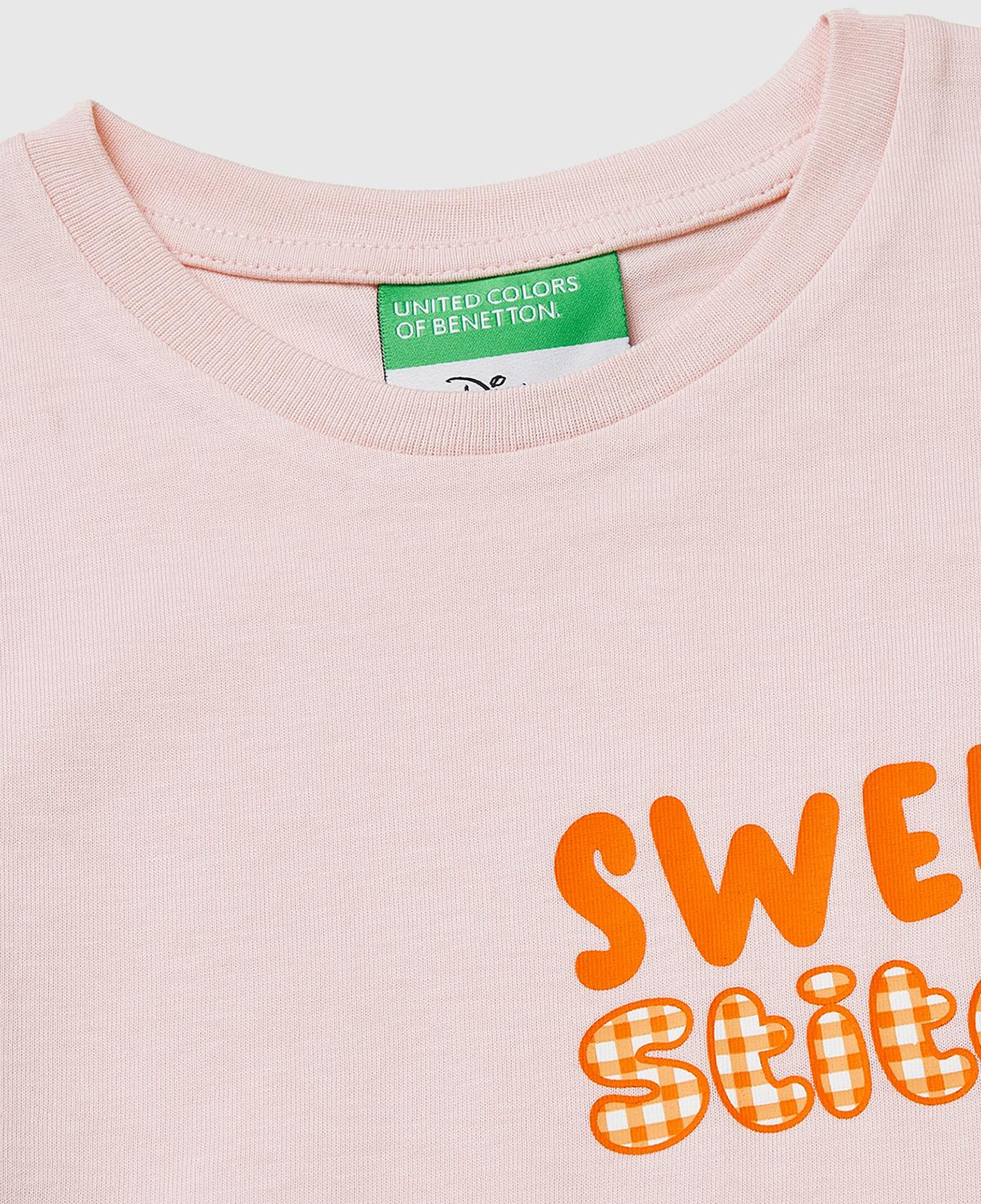 Kız Çocuk Toz Pembe Baskılı Yama Detaylı Etek Ucu Logo Detaylı T-Shirt