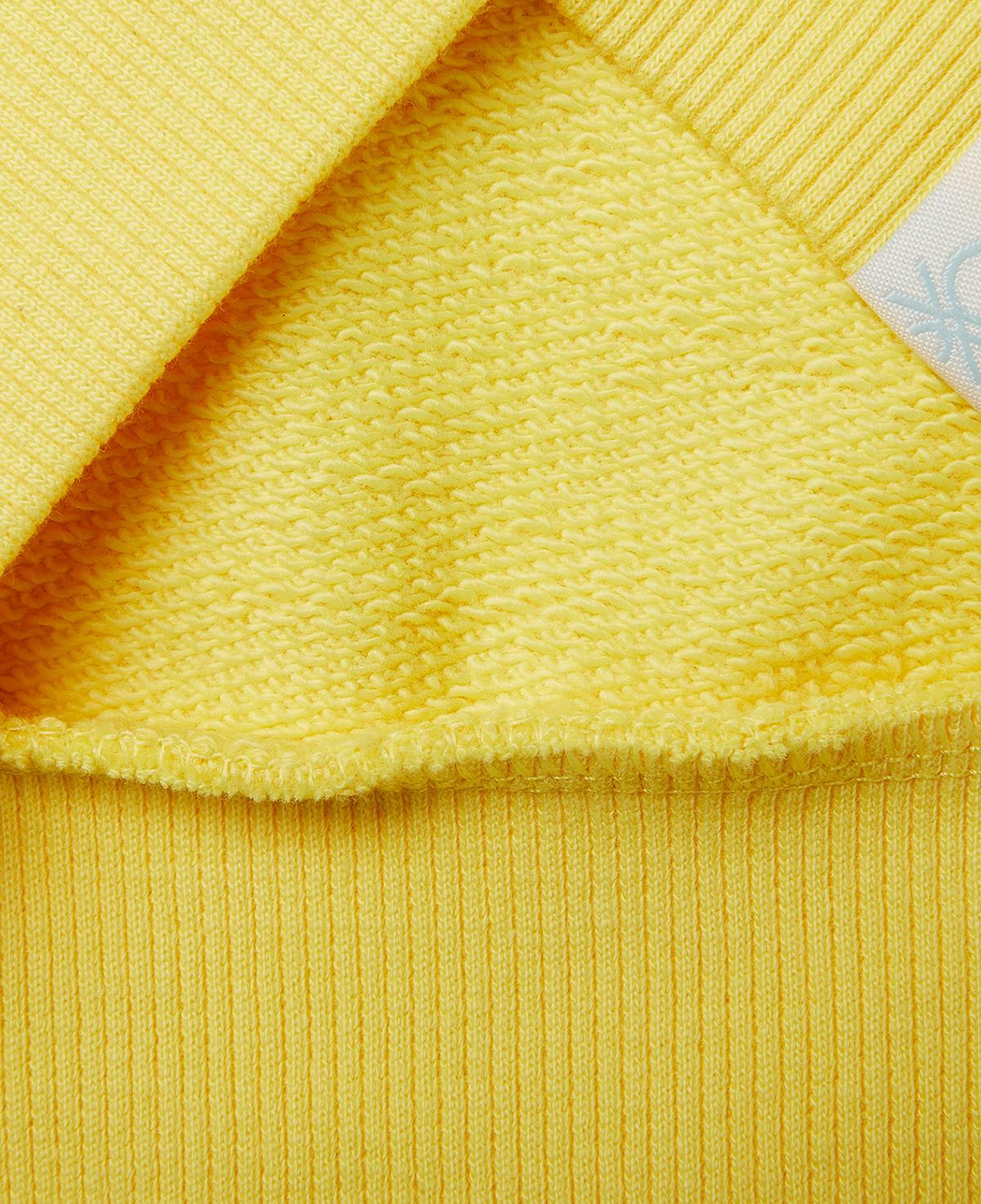Erkek Çocuk Sarı Çok Renkli Baskılı Kol Detaylı Bisiklet Yaka Sweatshirt